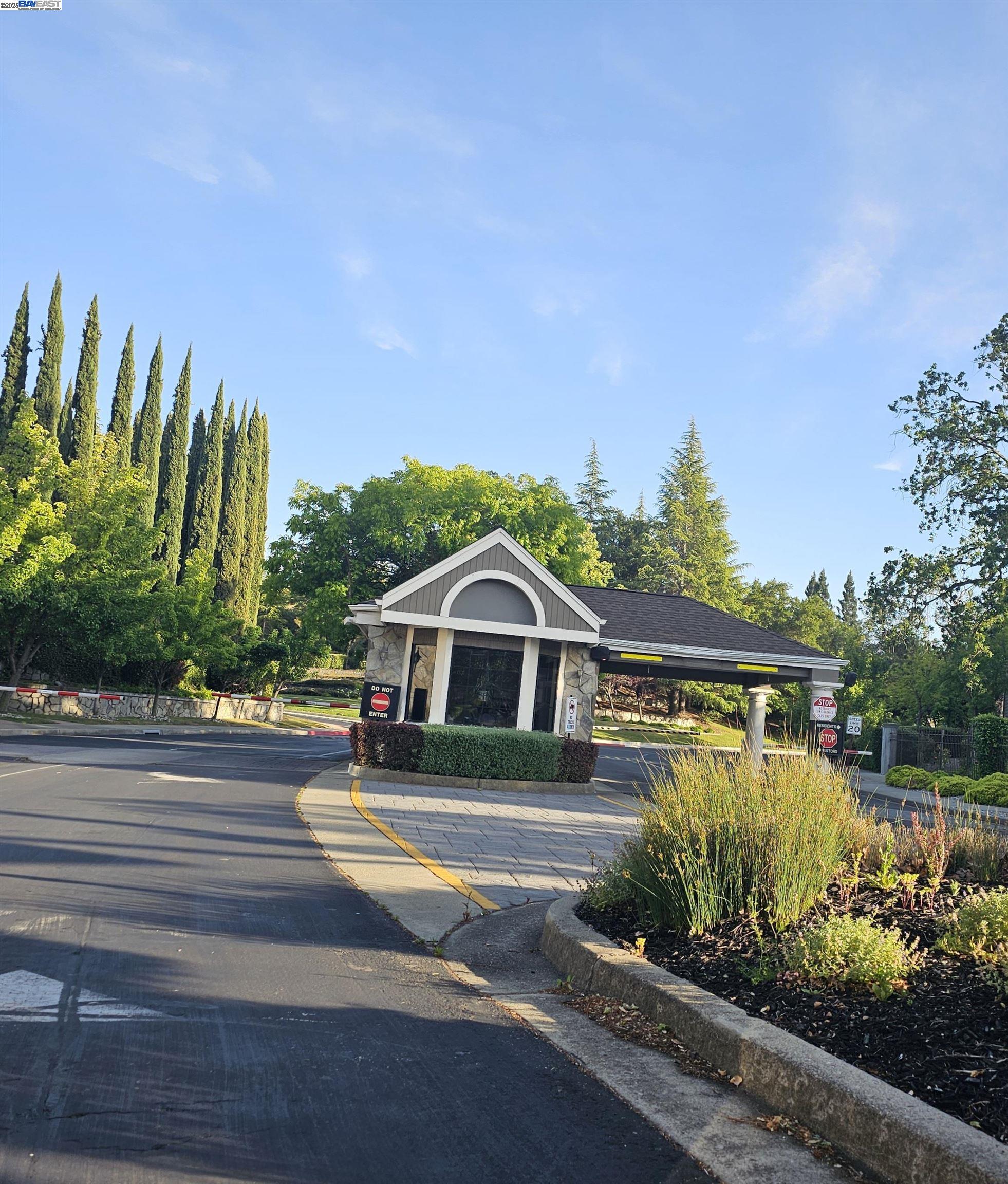 Photo #2: 41097964 Listing: Photo #2