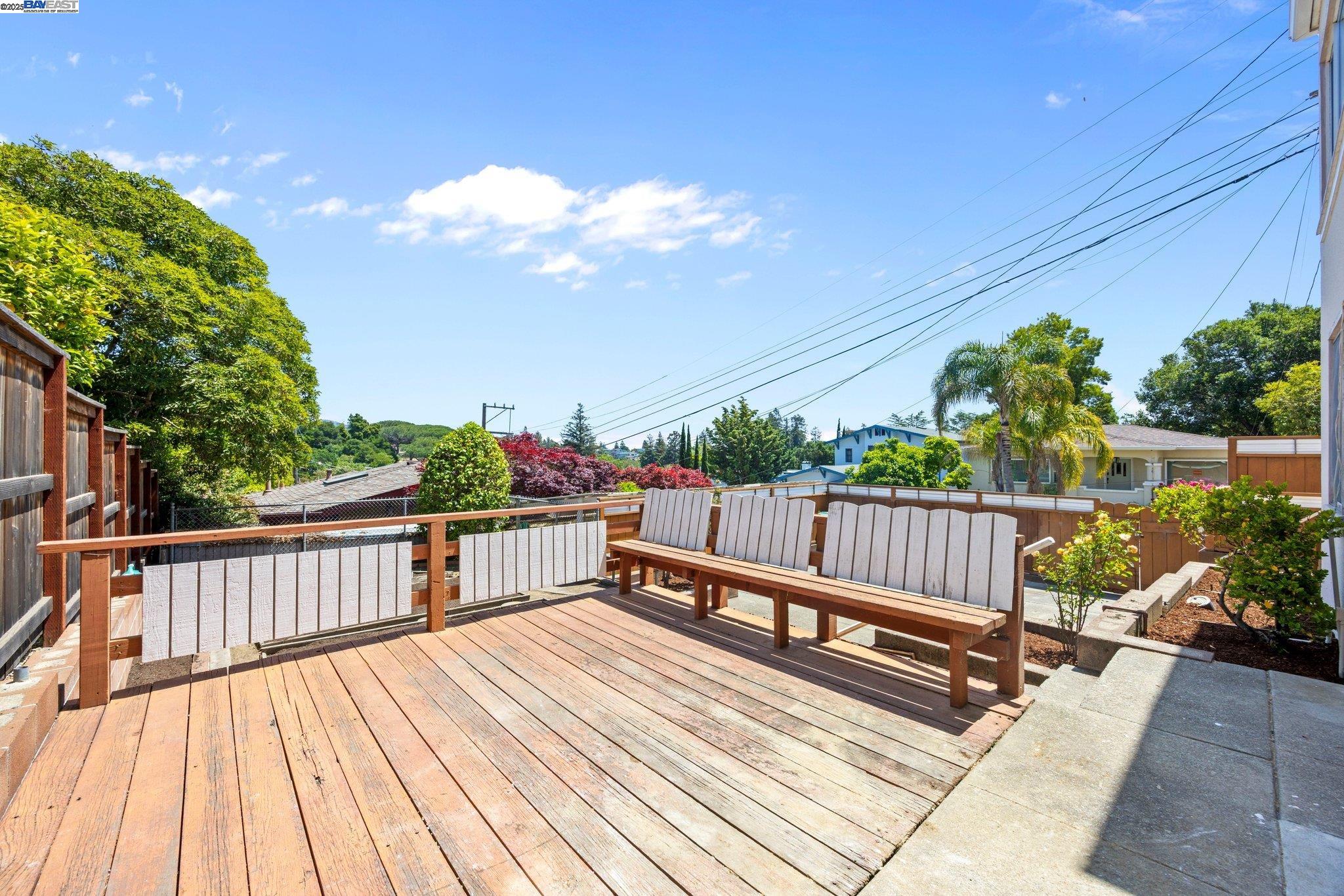 Detail Gallery Image 25 of 31 For 4300 Everett Ave, Oakland,  CA 94602 - 4 Beds | 1/2 Baths