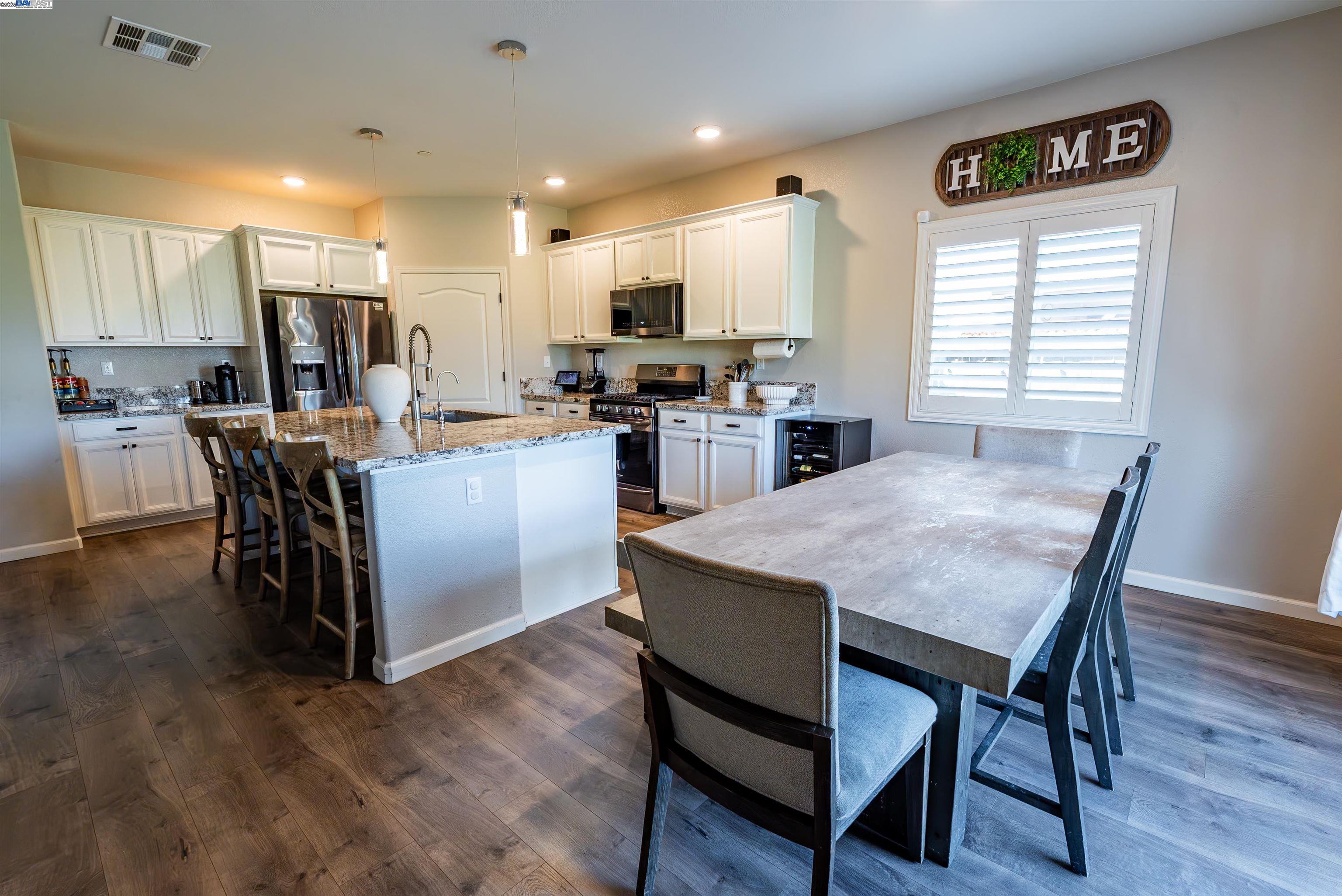 2650 Adams Lane, Manteca, California 95337, 3 Bedrooms Bedrooms, 6 Rooms Rooms,2 BathroomsBathrooms,Residential,For Sale,2650 Adams Lane,41097970