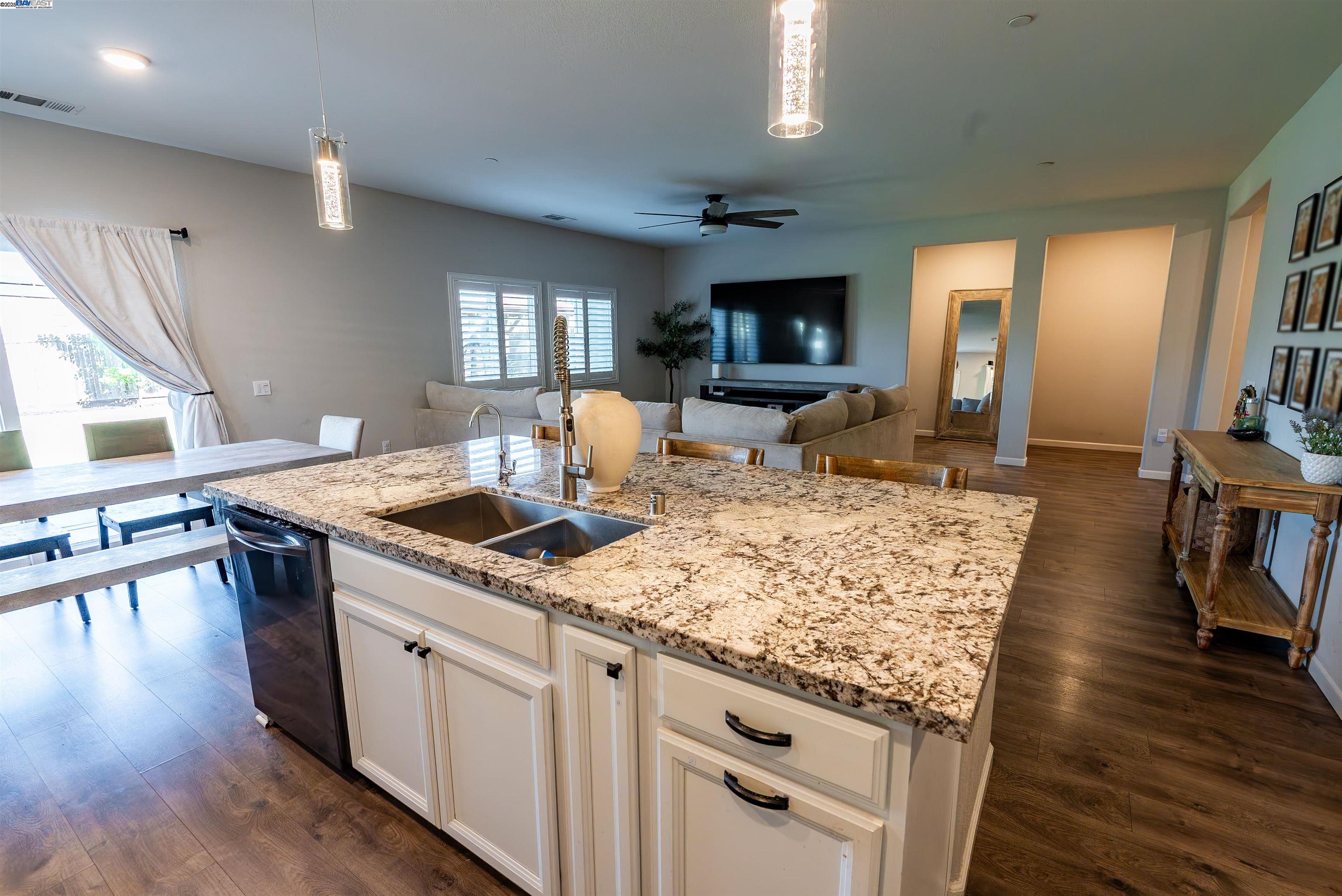 2650 Adams Lane, Manteca, California 95337, 3 Bedrooms Bedrooms, 6 Rooms Rooms,2 BathroomsBathrooms,Residential,For Sale,2650 Adams Lane,41097970