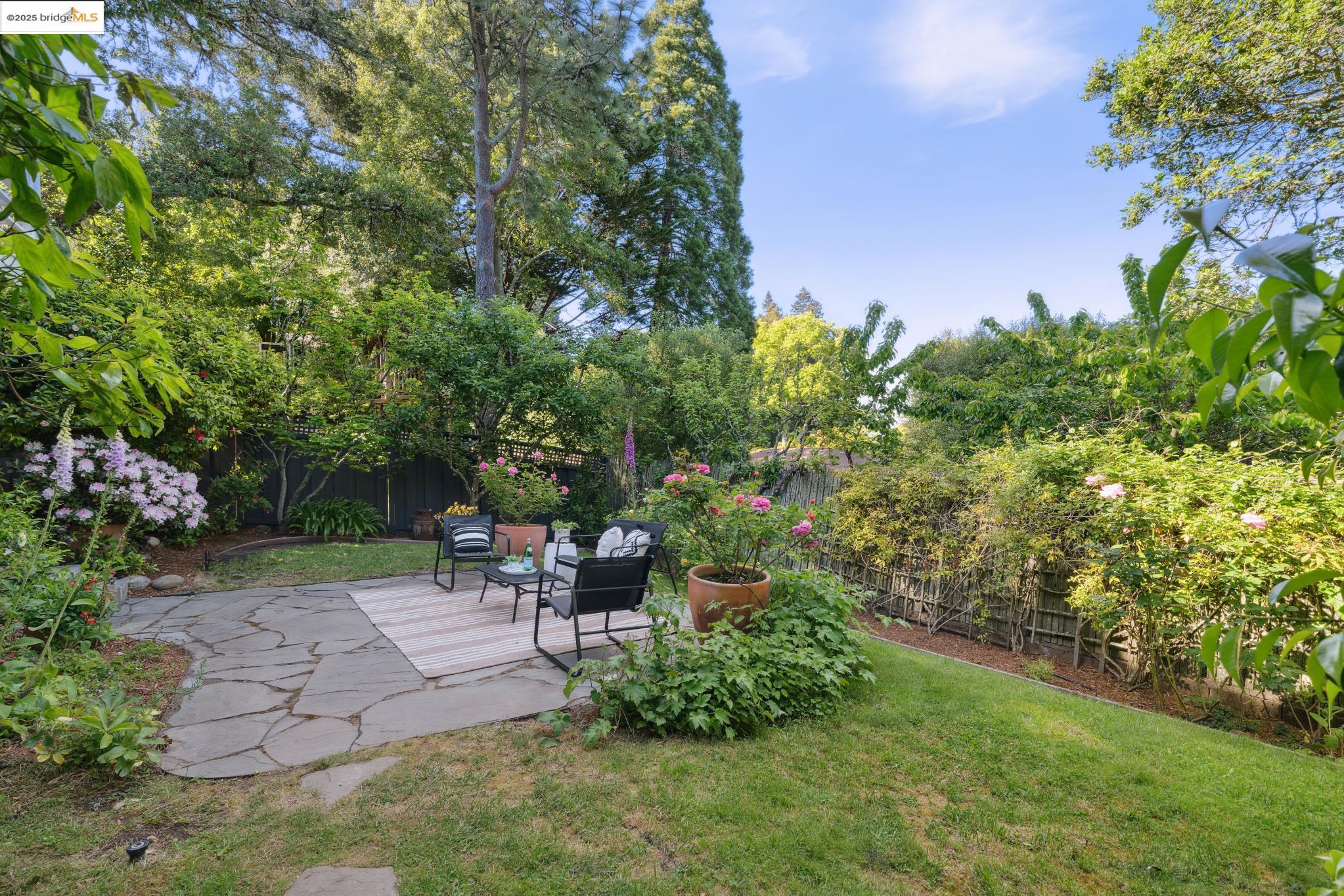 1025 Creston Rd, Berkeley, California 94708, 3 Bedrooms Bedrooms, 7 Rooms Rooms,2 BathroomsBathrooms,Residential,For Sale,1025 Creston Rd,41097973