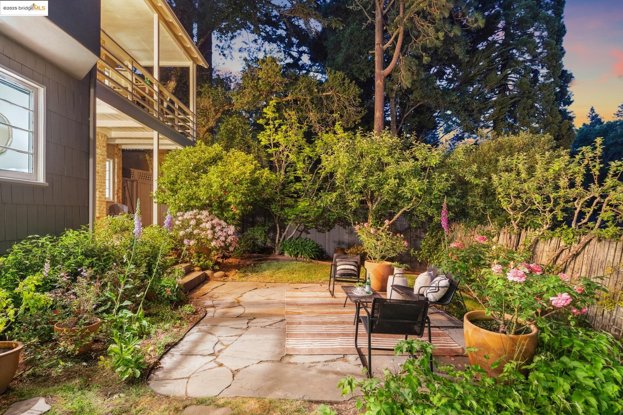 1025 Creston Rd, Berkeley, California 94708, 3 Bedrooms Bedrooms, 7 Rooms Rooms,2 BathroomsBathrooms,Residential,For Sale,1025 Creston Rd,41097973