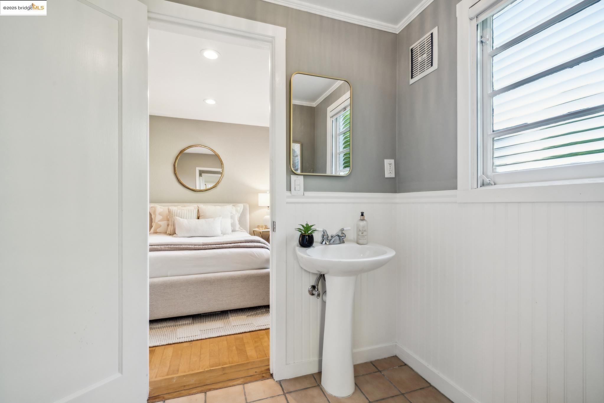 1025 Creston Rd, Berkeley, California 94708, 3 Bedrooms Bedrooms, 7 Rooms Rooms,2 BathroomsBathrooms,Residential,For Sale,1025 Creston Rd,41097973