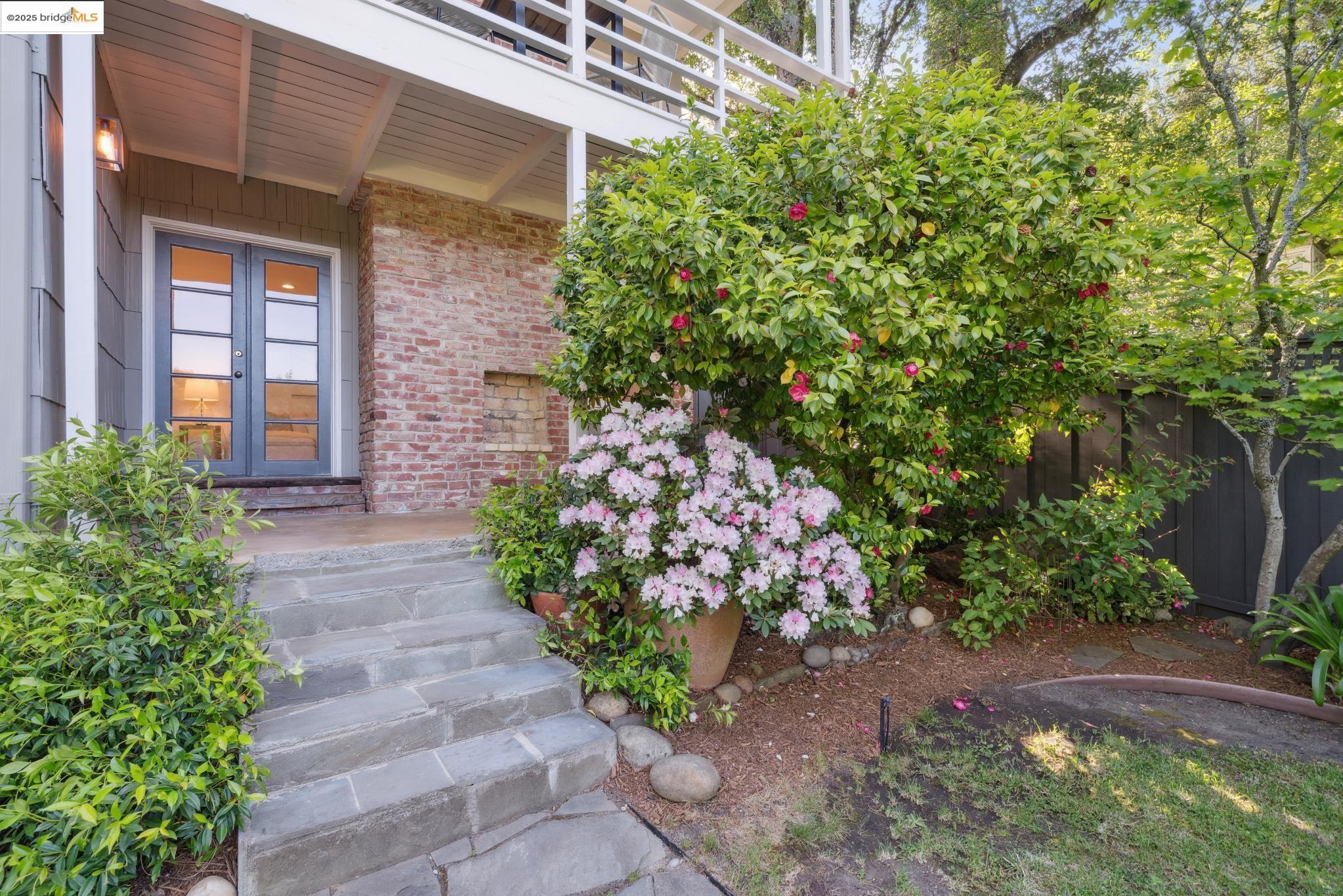 1025 Creston Rd, Berkeley, California 94708, 3 Bedrooms Bedrooms, 7 Rooms Rooms,2 BathroomsBathrooms,Residential,For Sale,1025 Creston Rd,41097973