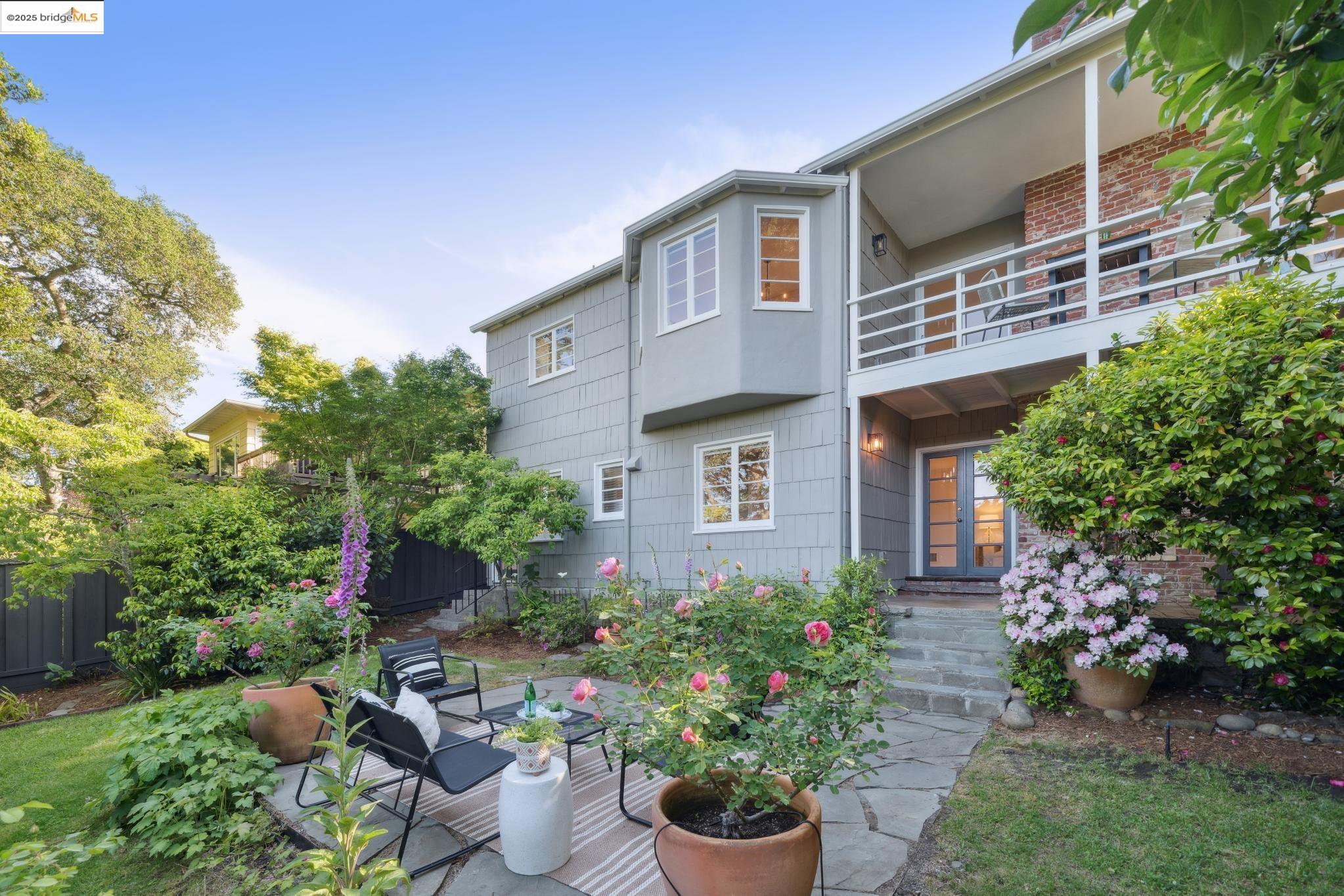 1025 Creston Rd, Berkeley, California 94708, 3 Bedrooms Bedrooms, 7 Rooms Rooms,2 BathroomsBathrooms,Residential,For Sale,1025 Creston Rd,41097973