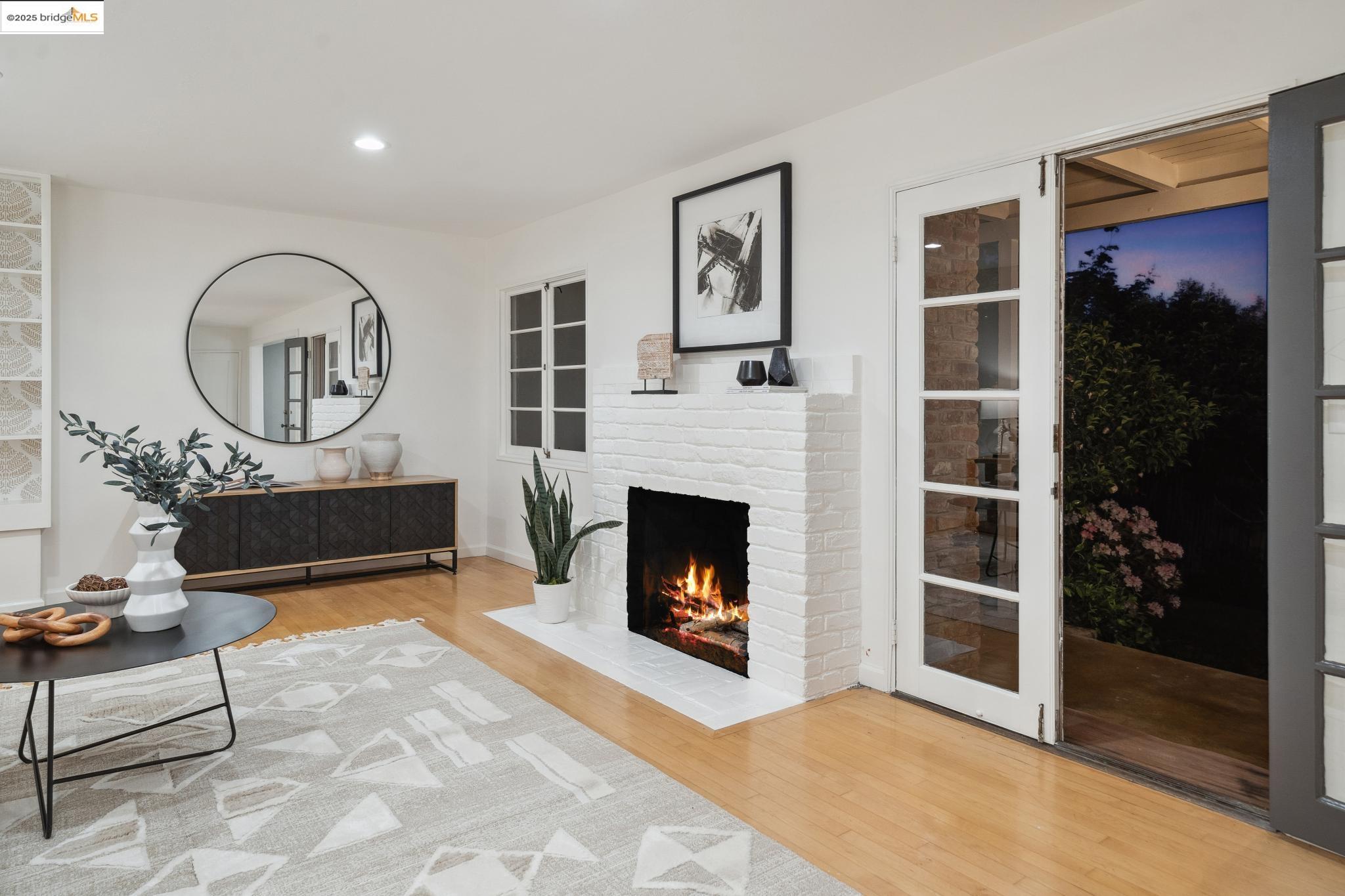 1025 Creston Rd, Berkeley, California 94708, 3 Bedrooms Bedrooms, 7 Rooms Rooms,2 BathroomsBathrooms,Residential,For Sale,1025 Creston Rd,41097973