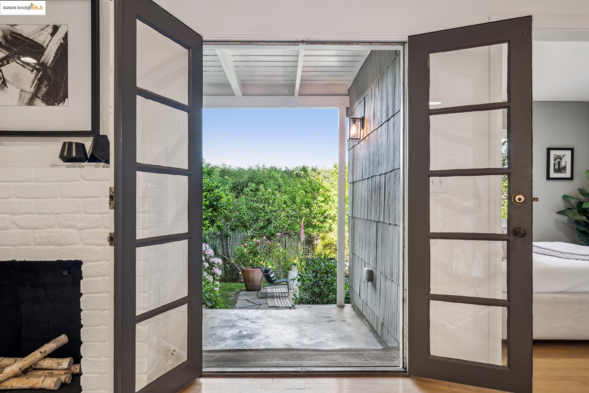 1025 Creston Rd, Berkeley, California 94708, 3 Bedrooms Bedrooms, 7 Rooms Rooms,2 BathroomsBathrooms,Residential,For Sale,1025 Creston Rd,41097973