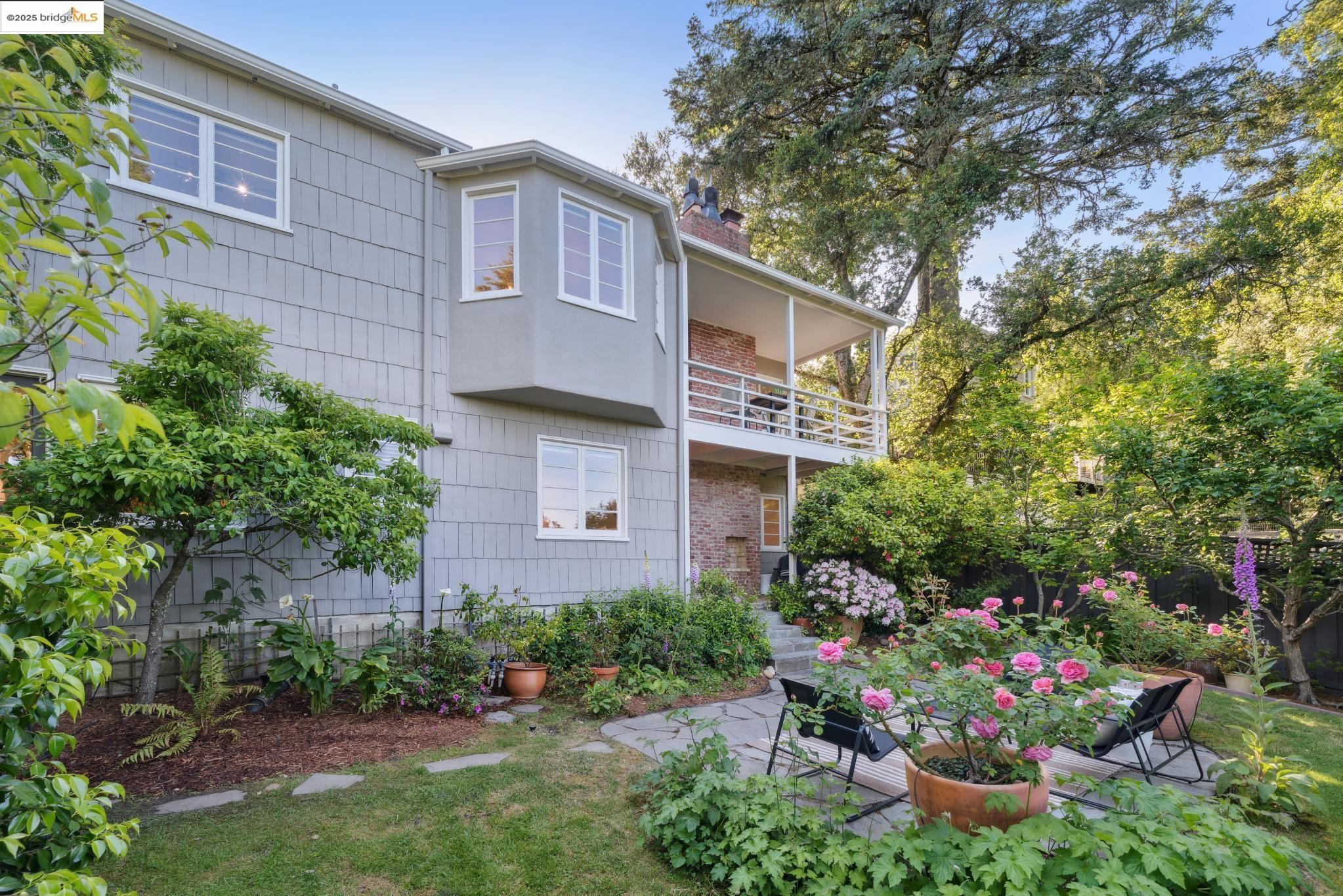 1025 Creston Rd, Berkeley, California 94708, 3 Bedrooms Bedrooms, 7 Rooms Rooms,2 BathroomsBathrooms,Residential,For Sale,1025 Creston Rd,41097973