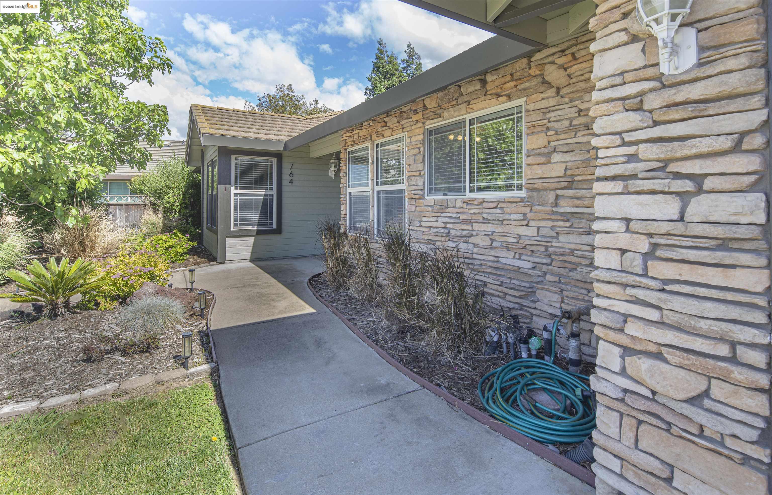 764 Belfast Ct, Galt, California 95632, 3 Bedrooms Bedrooms, 6 Rooms Rooms,2 BathroomsBathrooms,Residential,For Sale,764 Belfast Ct,41097976