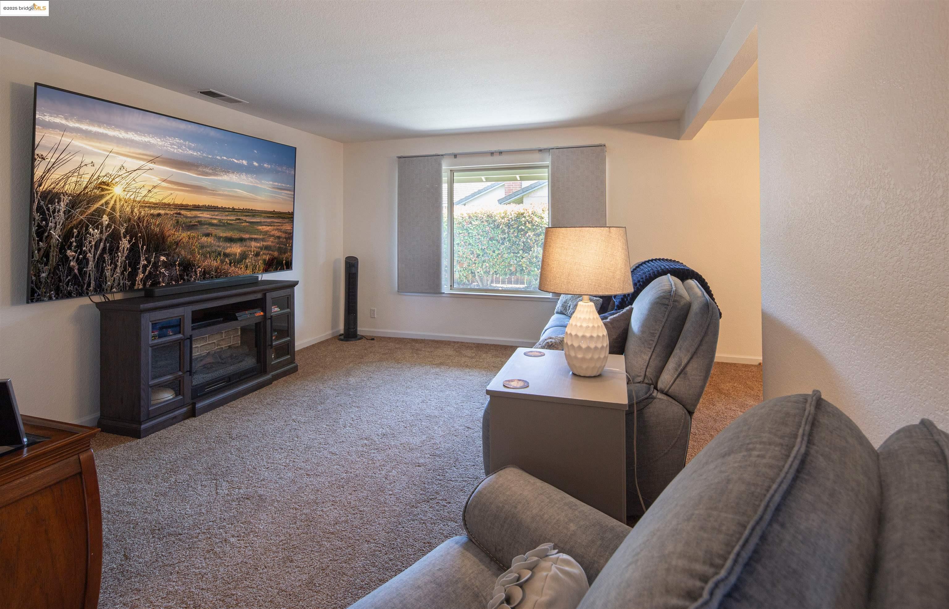 764 Belfast Ct, Galt, California 95632, 3 Bedrooms Bedrooms, 6 Rooms Rooms,2 BathroomsBathrooms,Residential,For Sale,764 Belfast Ct,41097976