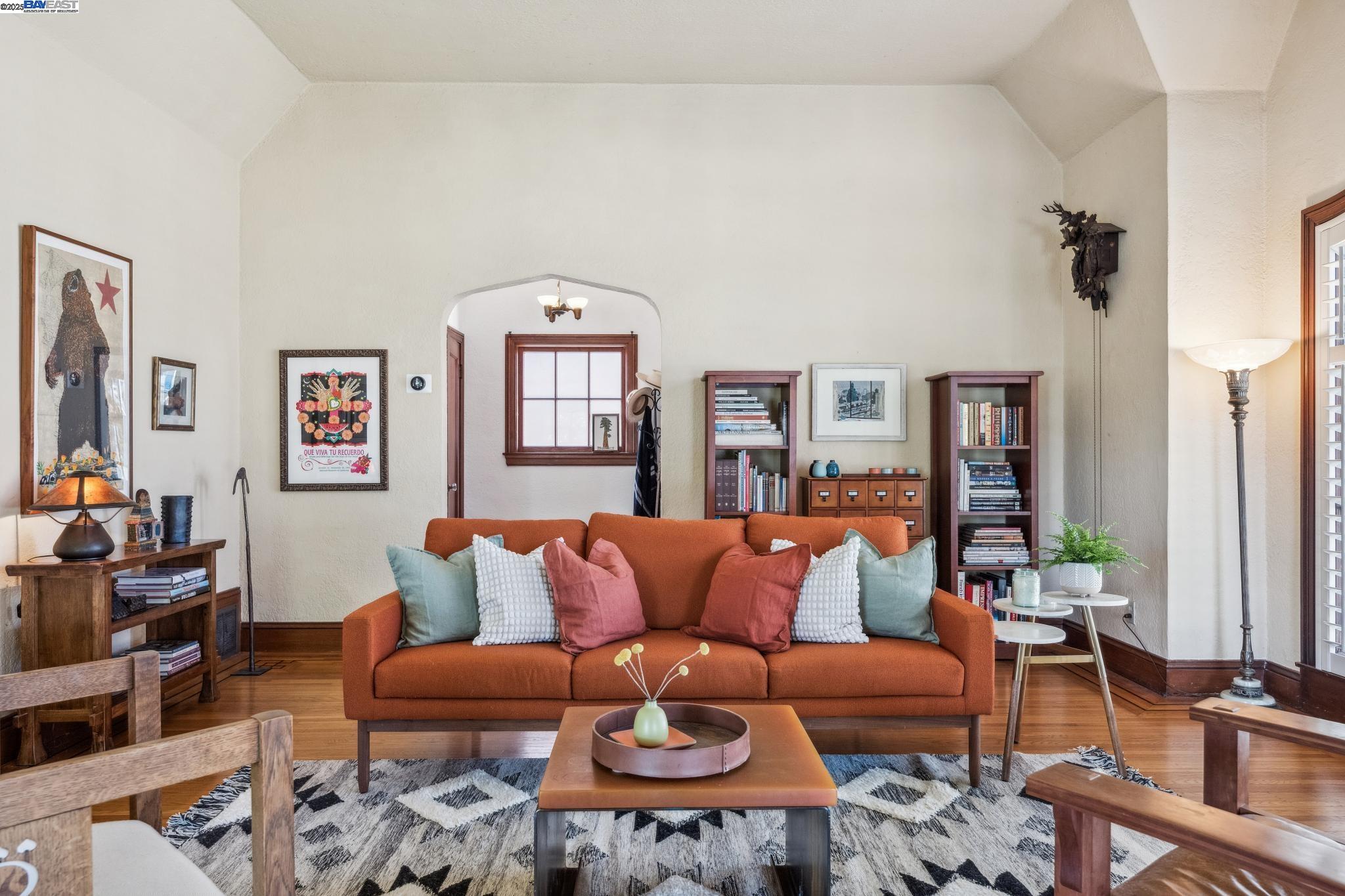 Detail Gallery Image 11 of 56 For 2916 Fillmore St, Alameda,  CA 94501 - 3 Beds | 2 Baths