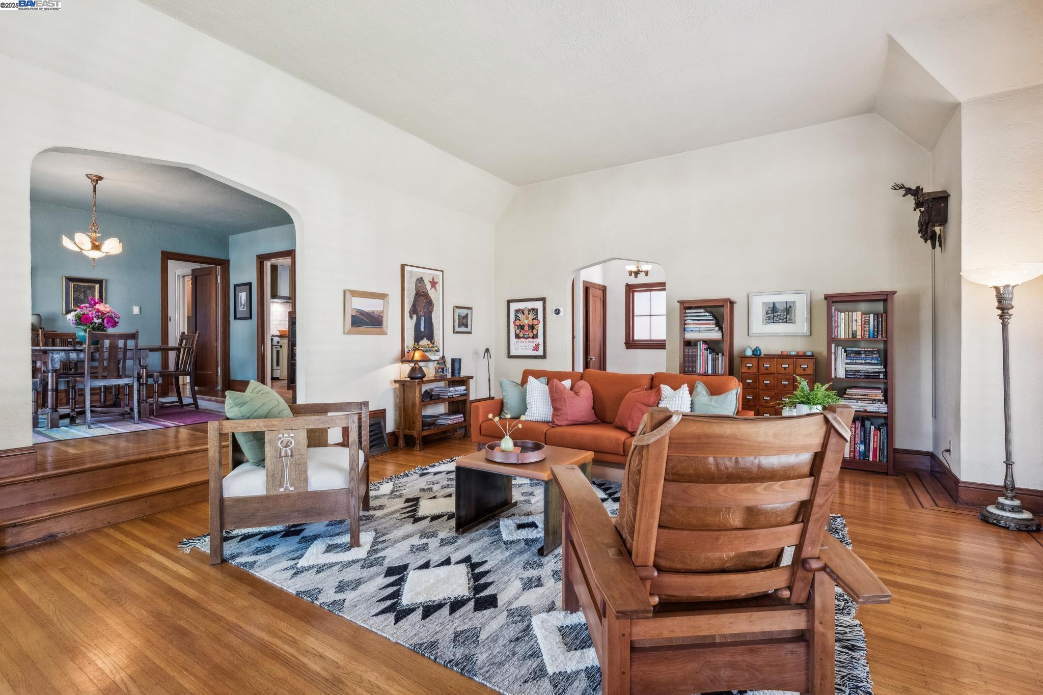 Detail Gallery Image 12 of 56 For 2916 Fillmore St, Alameda,  CA 94501 - 3 Beds | 2 Baths