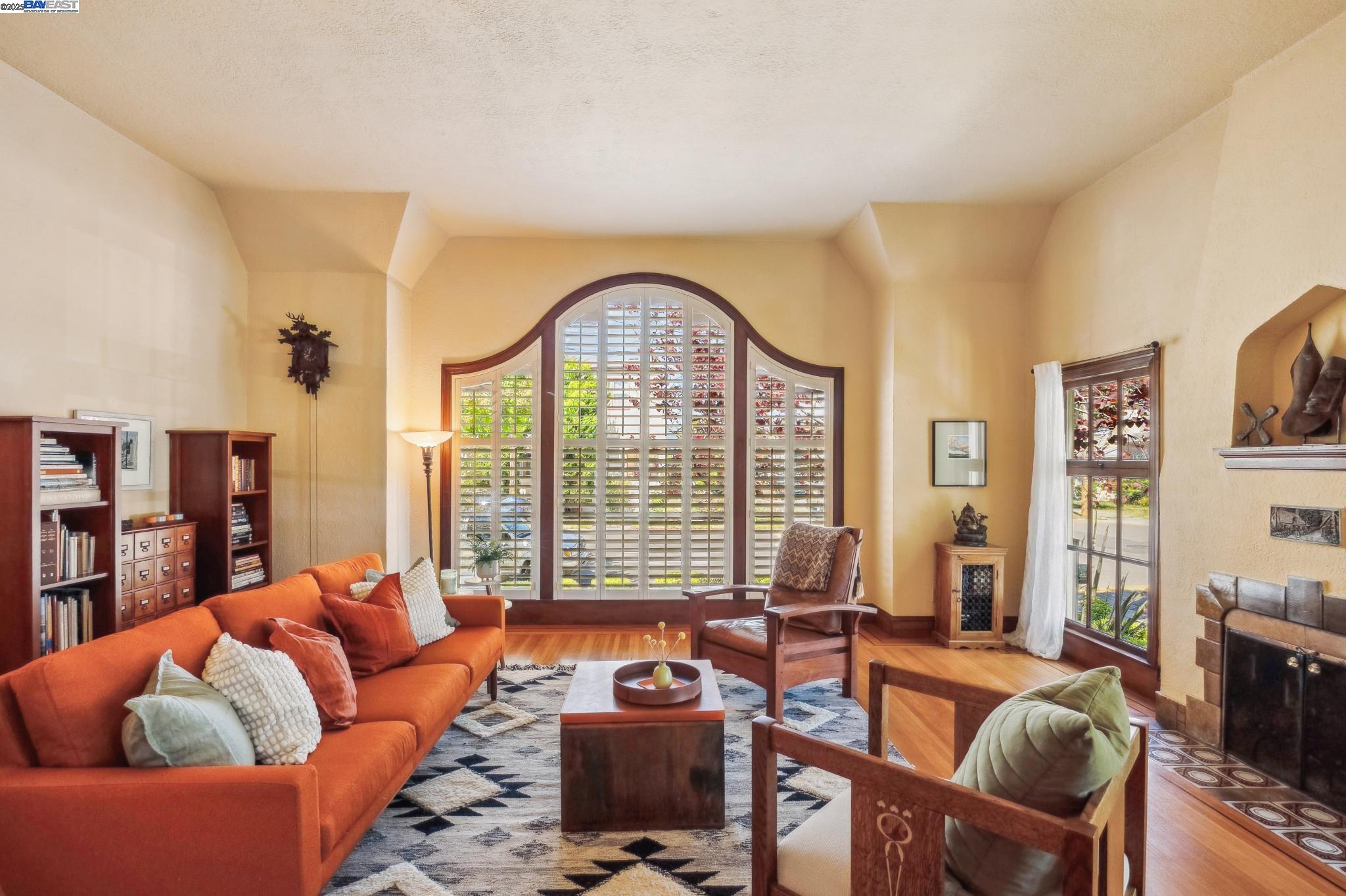 Detail Gallery Image 13 of 56 For 2916 Fillmore St, Alameda,  CA 94501 - 3 Beds | 2 Baths