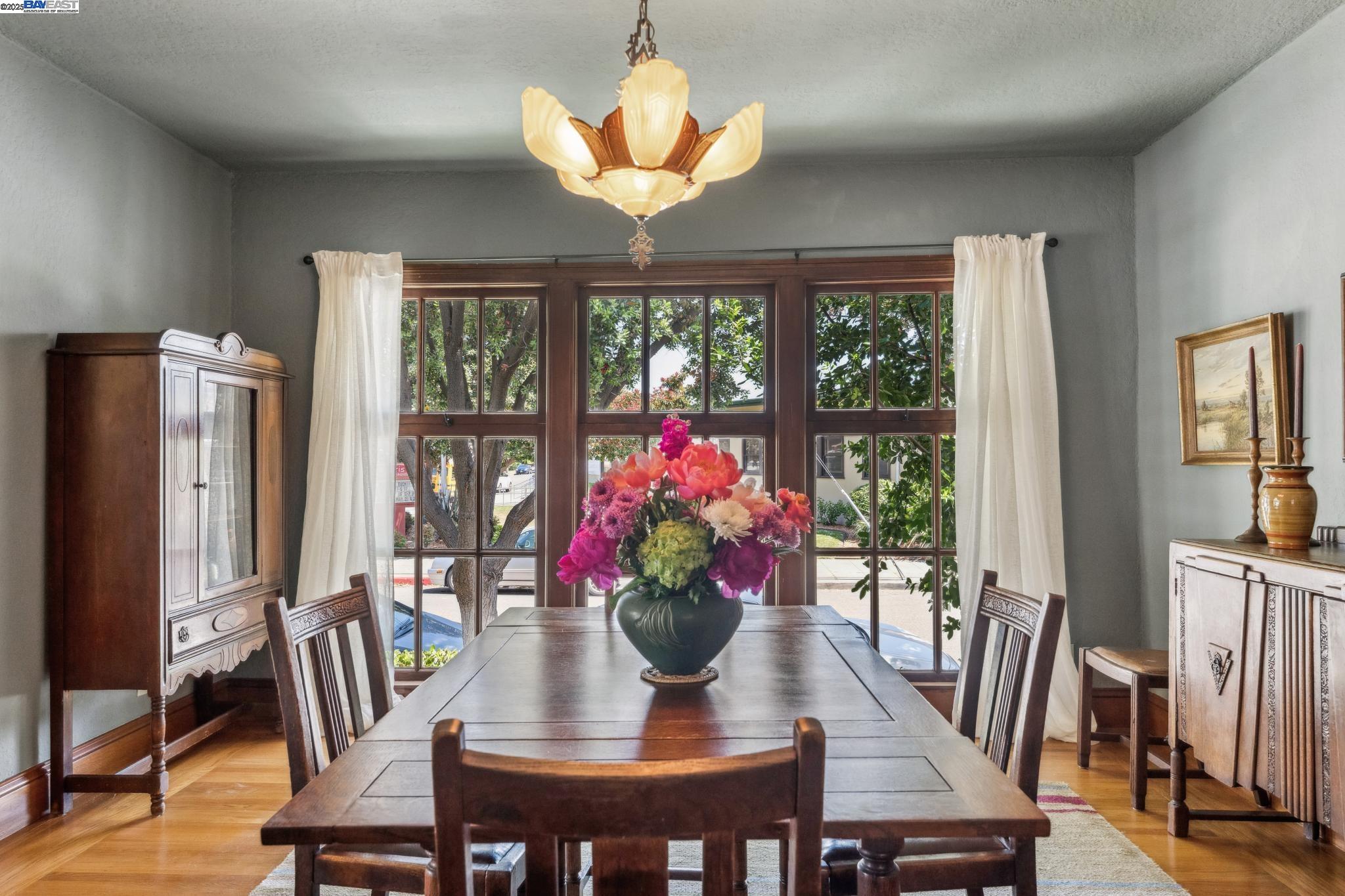 Detail Gallery Image 15 of 56 For 2916 Fillmore St, Alameda,  CA 94501 - 3 Beds | 2 Baths