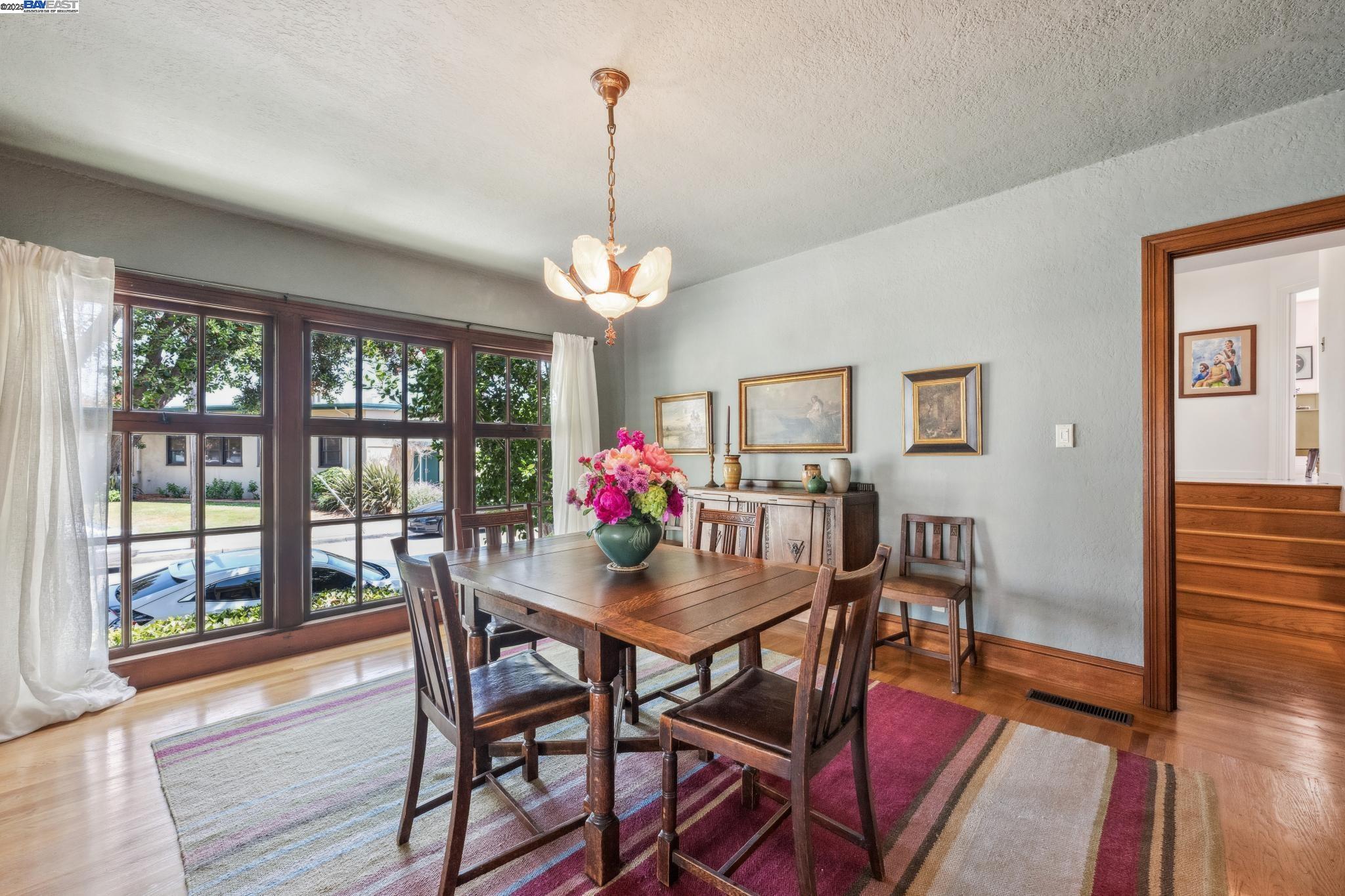 Detail Gallery Image 16 of 56 For 2916 Fillmore St, Alameda,  CA 94501 - 3 Beds | 2 Baths