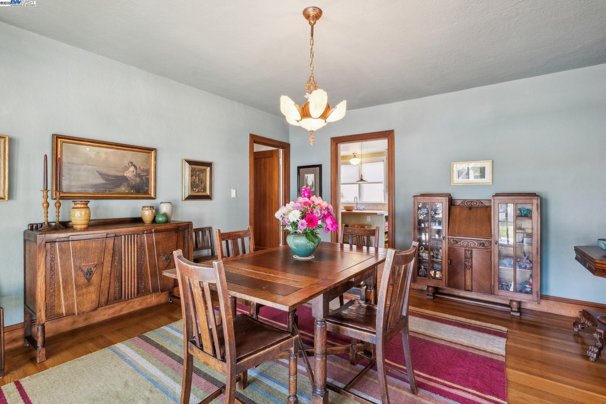Detail Gallery Image 18 of 56 For 2916 Fillmore St, Alameda,  CA 94501 - 3 Beds | 2 Baths