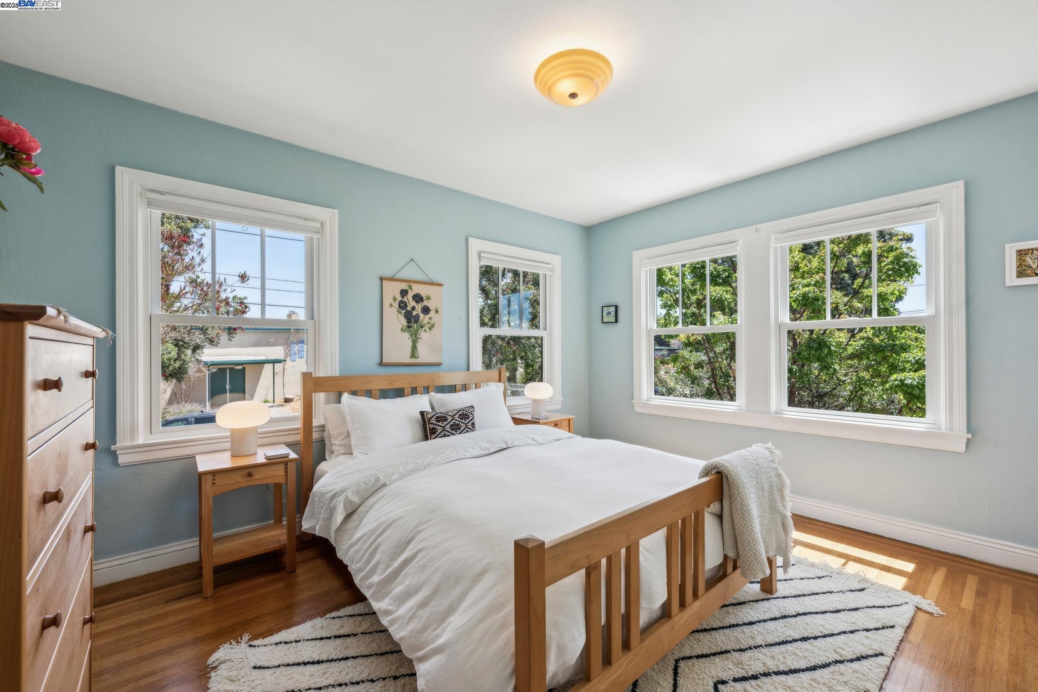 Detail Gallery Image 28 of 56 For 2916 Fillmore St, Alameda,  CA 94501 - 3 Beds | 2 Baths