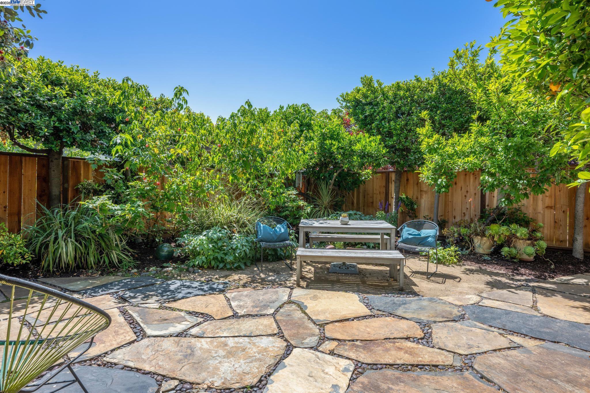 Detail Gallery Image 52 of 56 For 2916 Fillmore St, Alameda,  CA 94501 - 3 Beds | 2 Baths