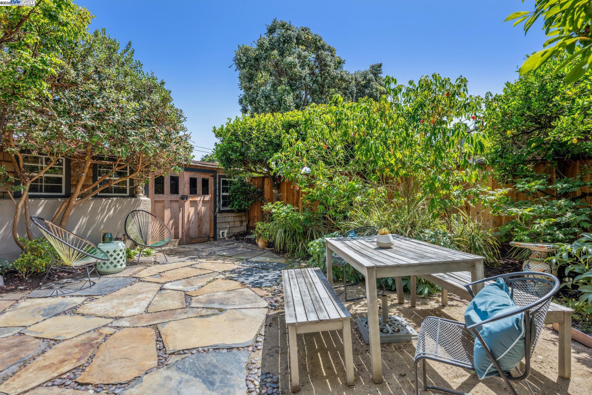 Detail Gallery Image 53 of 56 For 2916 Fillmore St, Alameda,  CA 94501 - 3 Beds | 2 Baths