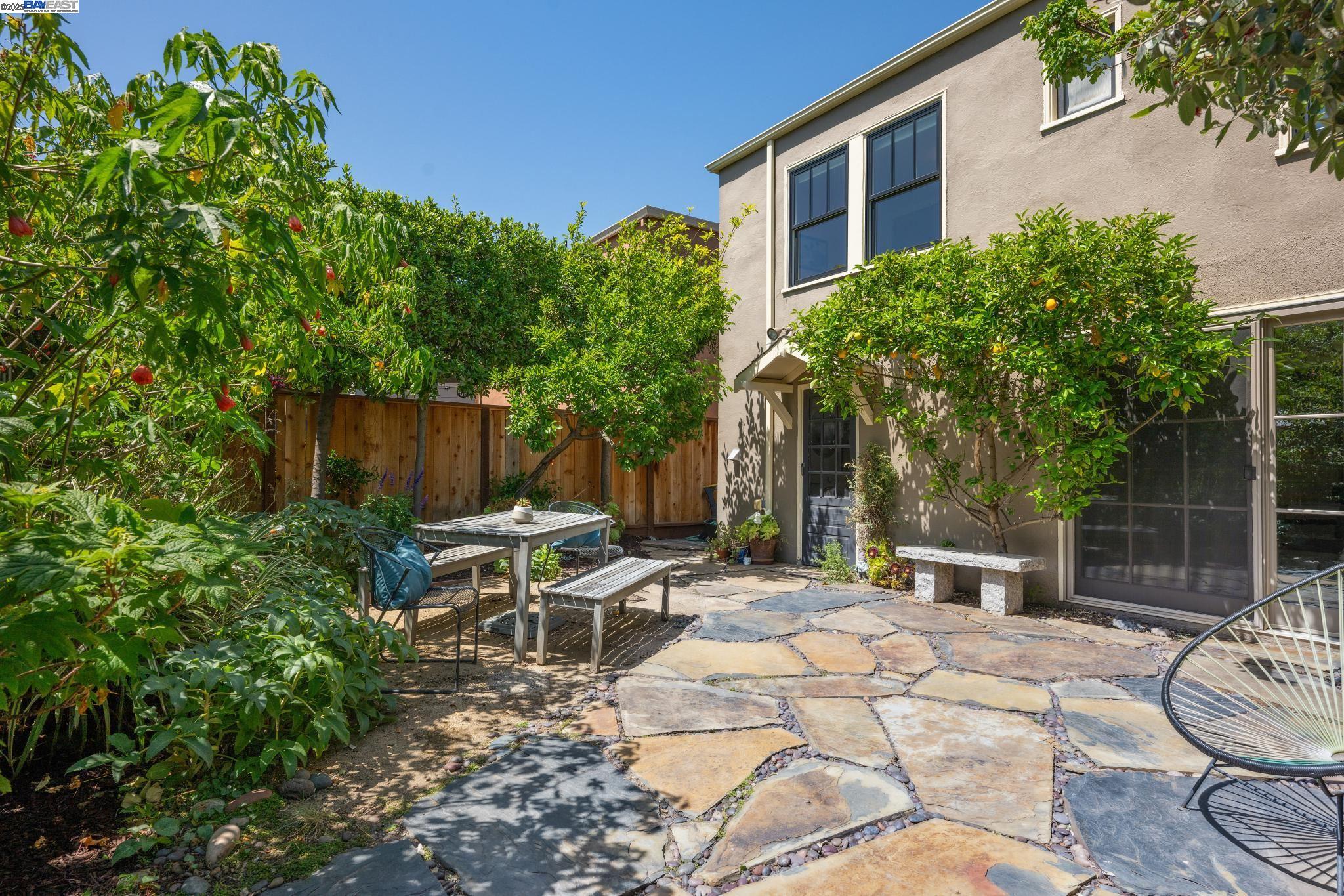 Detail Gallery Image 55 of 56 For 2916 Fillmore St, Alameda,  CA 94501 - 3 Beds | 2 Baths