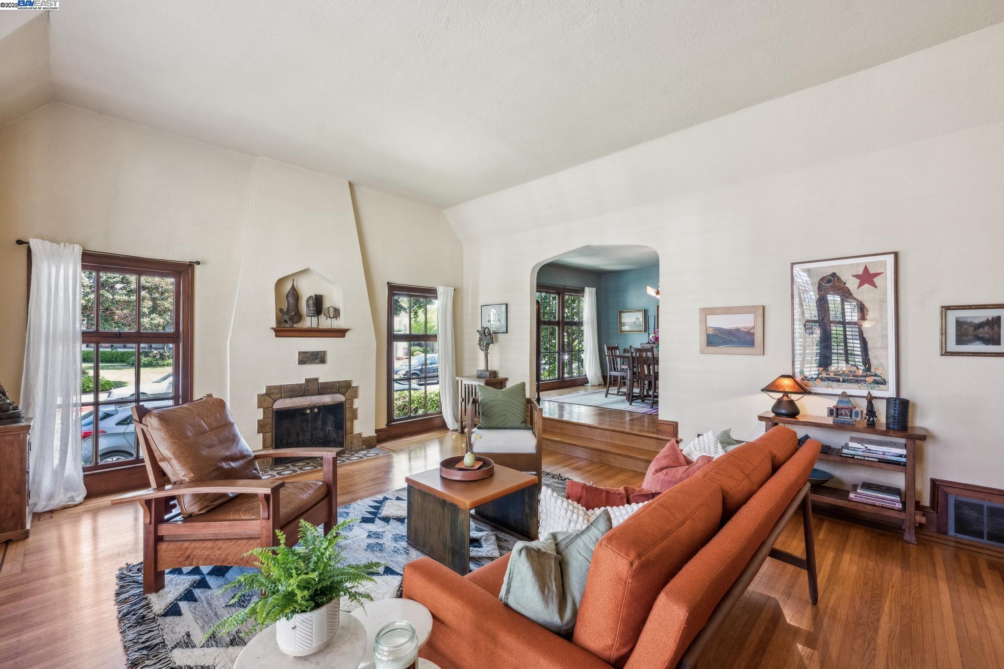 Detail Gallery Image 9 of 56 For 2916 Fillmore St, Alameda,  CA 94501 - 3 Beds | 2 Baths