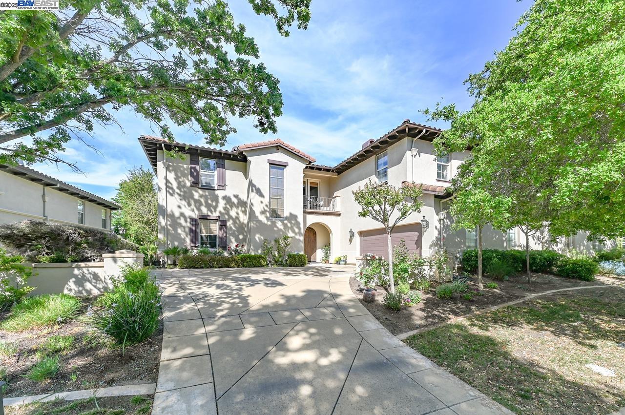Detail Gallery Image 2 of 60 For 3560 Ovella Way, Pleasanton,  CA 94566 - 4 Beds | 4/1 Baths