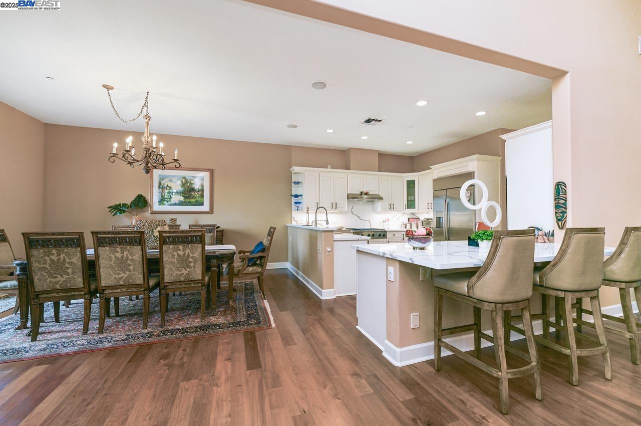 Detail Gallery Image 14 of 60 For 3560 Ovella Way, Pleasanton,  CA 94566 - 4 Beds | 4/1 Baths