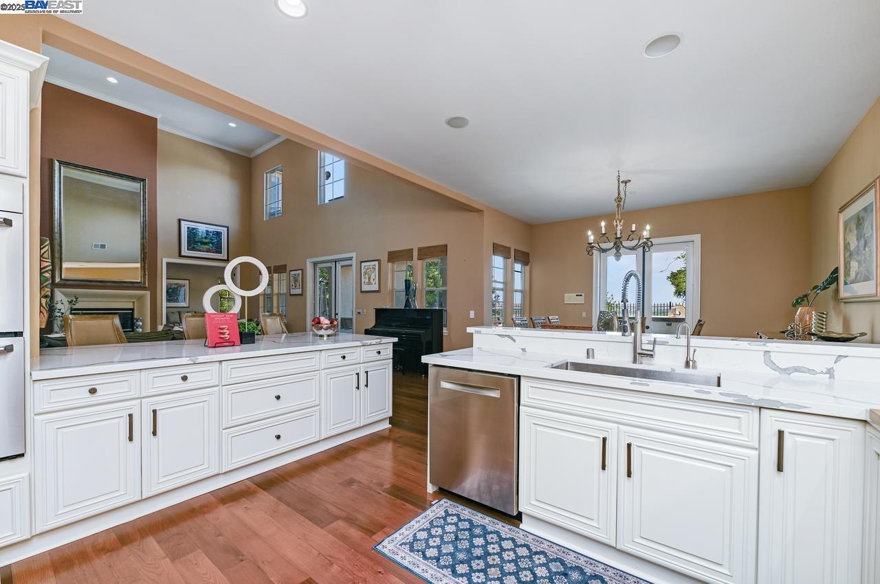 Detail Gallery Image 20 of 60 For 3560 Ovella Way, Pleasanton,  CA 94566 - 4 Beds | 4/1 Baths