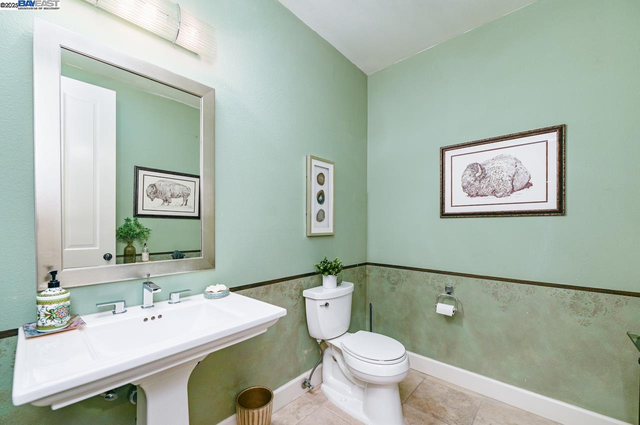 Detail Gallery Image 23 of 60 For 3560 Ovella Way, Pleasanton,  CA 94566 - 4 Beds | 4/1 Baths