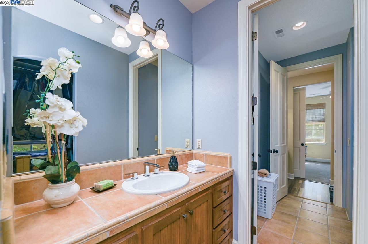 Detail Gallery Image 29 of 60 For 3560 Ovella Way, Pleasanton,  CA 94566 - 4 Beds | 4/1 Baths