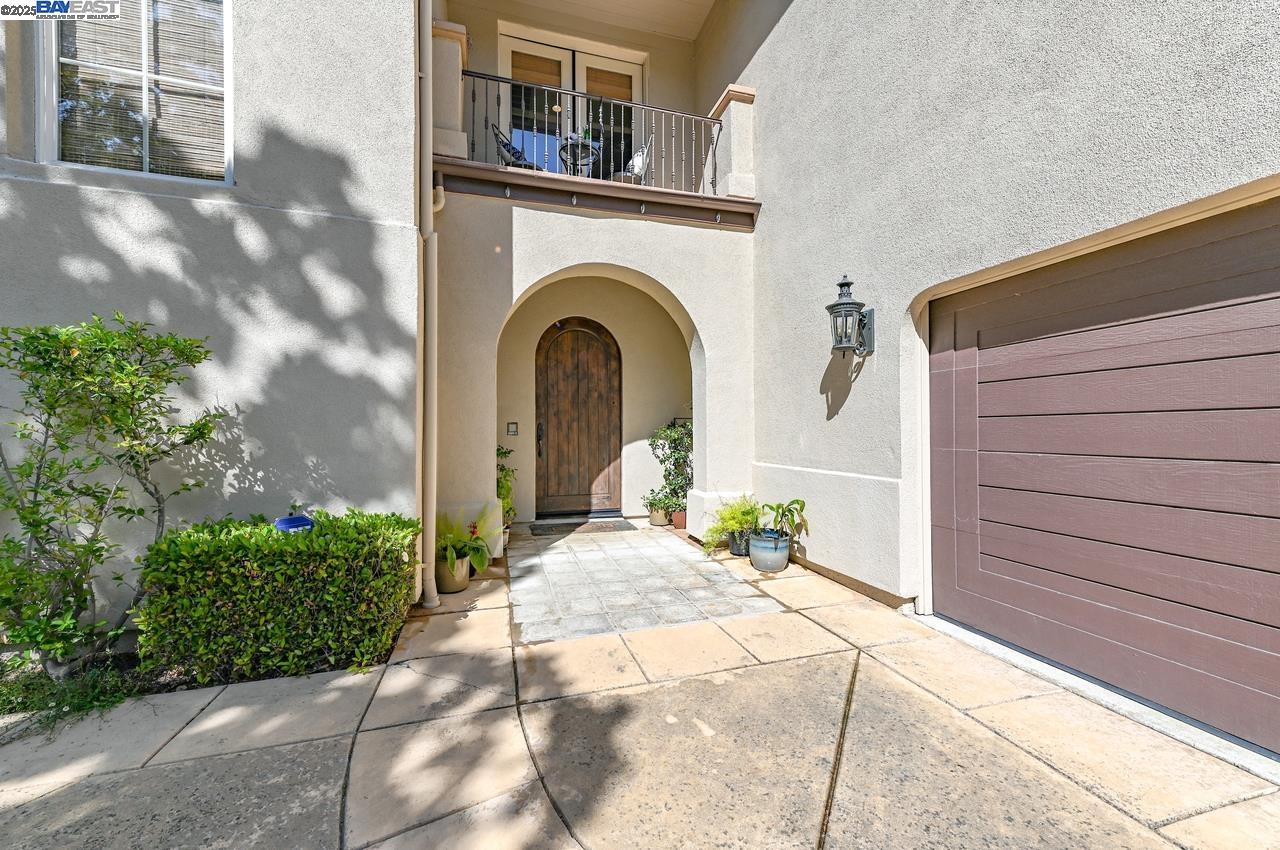 Detail Gallery Image 4 of 60 For 3560 Ovella Way, Pleasanton,  CA 94566 - 4 Beds | 4/1 Baths