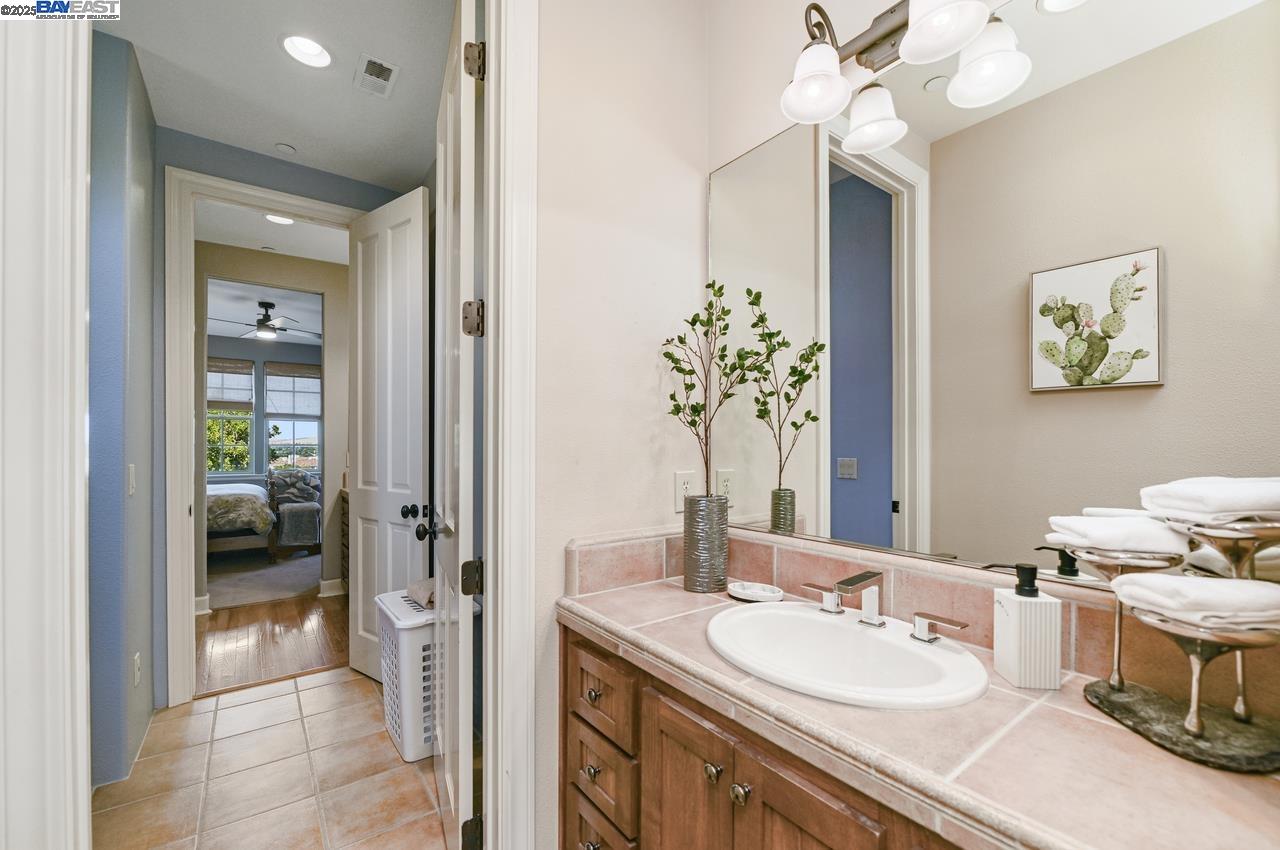 Detail Gallery Image 31 of 60 For 3560 Ovella Way, Pleasanton,  CA 94566 - 4 Beds | 4/1 Baths