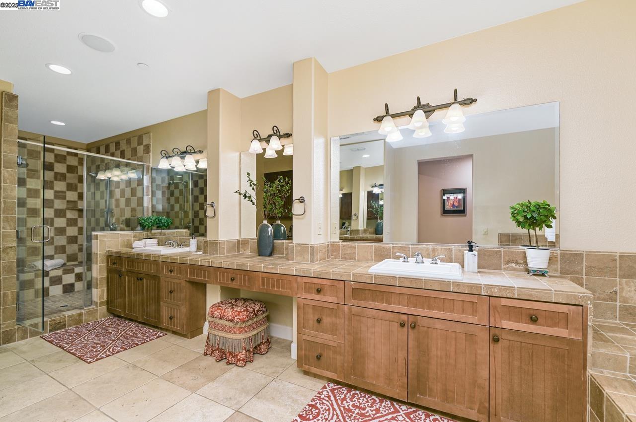 Detail Gallery Image 34 of 60 For 3560 Ovella Way, Pleasanton,  CA 94566 - 4 Beds | 4/1 Baths