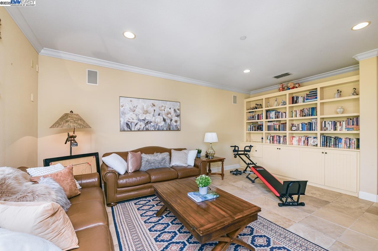 Detail Gallery Image 38 of 60 For 3560 Ovella Way, Pleasanton,  CA 94566 - 4 Beds | 4/1 Baths