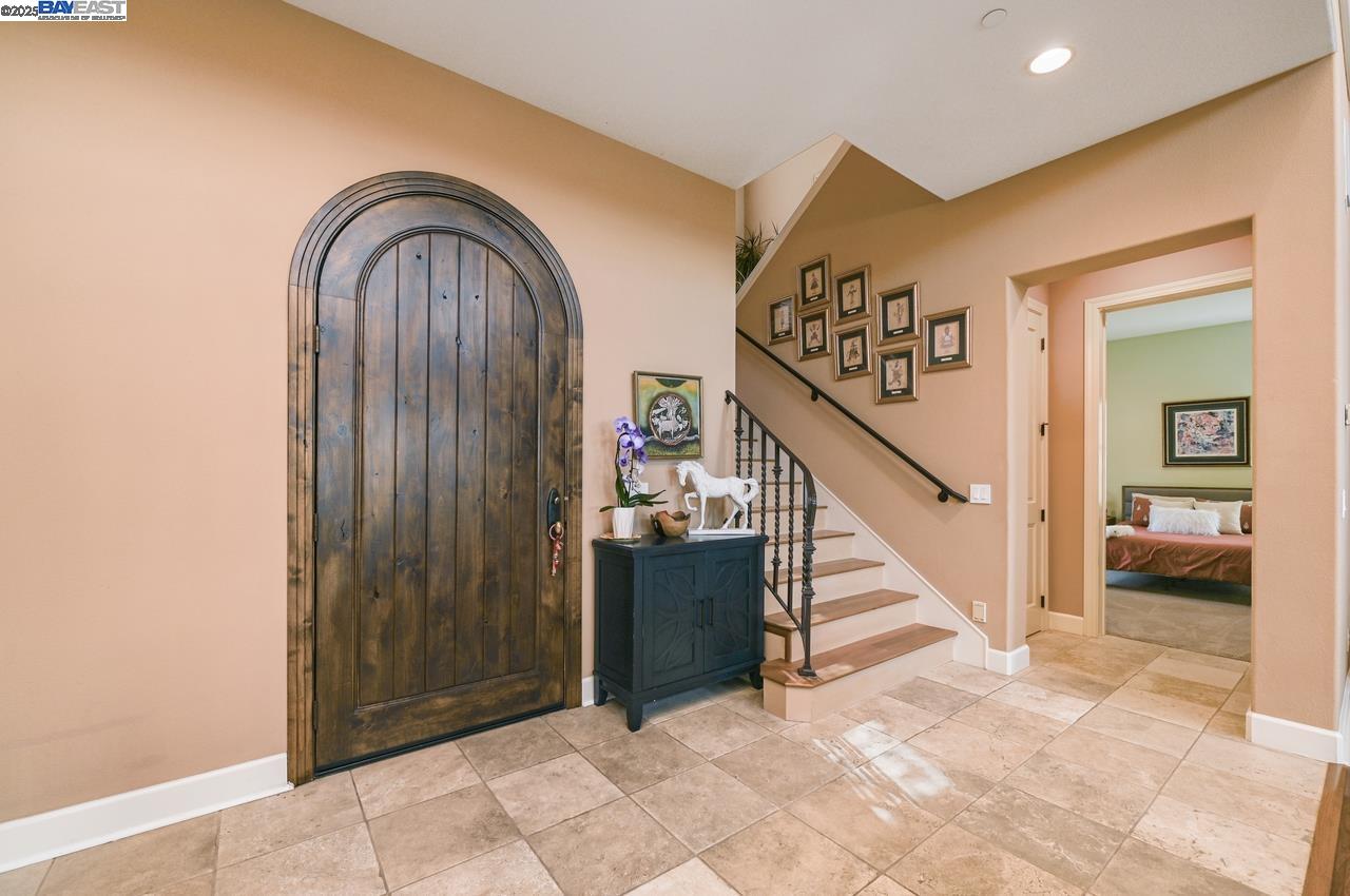Detail Gallery Image 5 of 60 For 3560 Ovella Way, Pleasanton,  CA 94566 - 4 Beds | 4/1 Baths