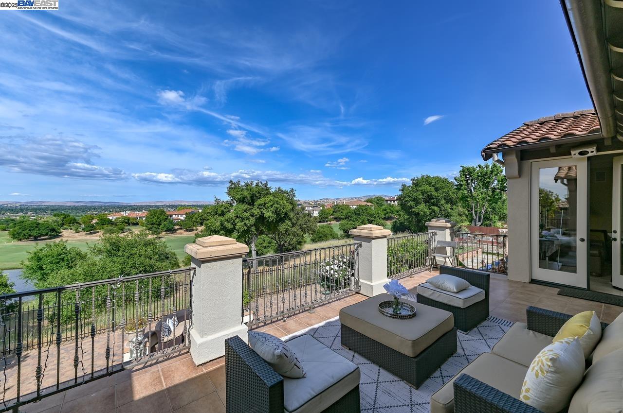 Detail Gallery Image 42 of 60 For 3560 Ovella Way, Pleasanton,  CA 94566 - 4 Beds | 4/1 Baths