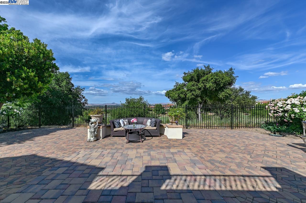 Detail Gallery Image 45 of 60 For 3560 Ovella Way, Pleasanton,  CA 94566 - 4 Beds | 4/1 Baths