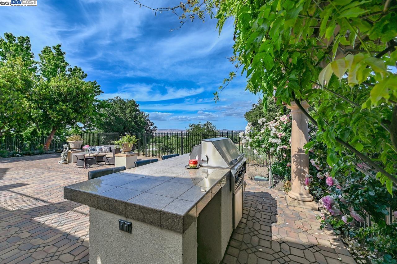 Detail Gallery Image 52 of 60 For 3560 Ovella Way, Pleasanton,  CA 94566 - 4 Beds | 4/1 Baths