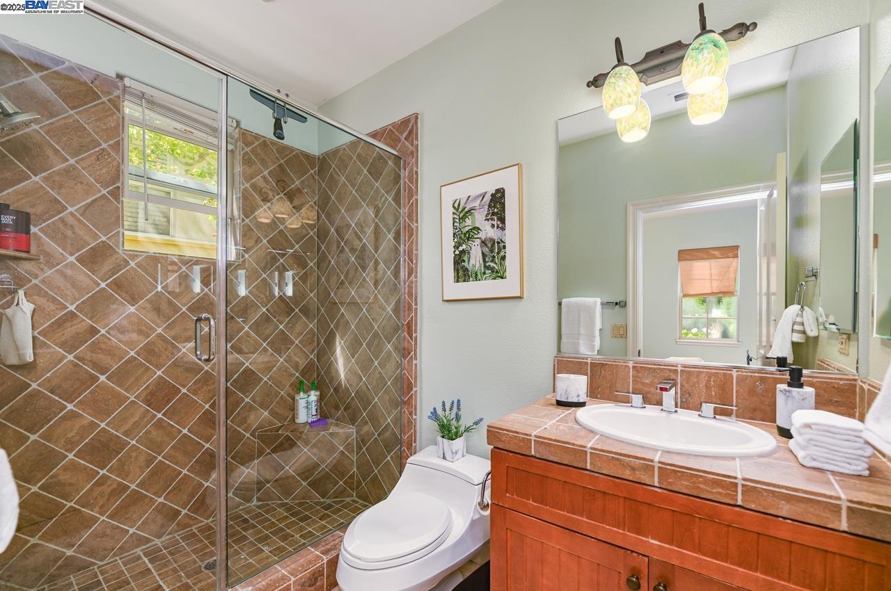 Detail Gallery Image 7 of 60 For 3560 Ovella Way, Pleasanton,  CA 94566 - 4 Beds | 4/1 Baths