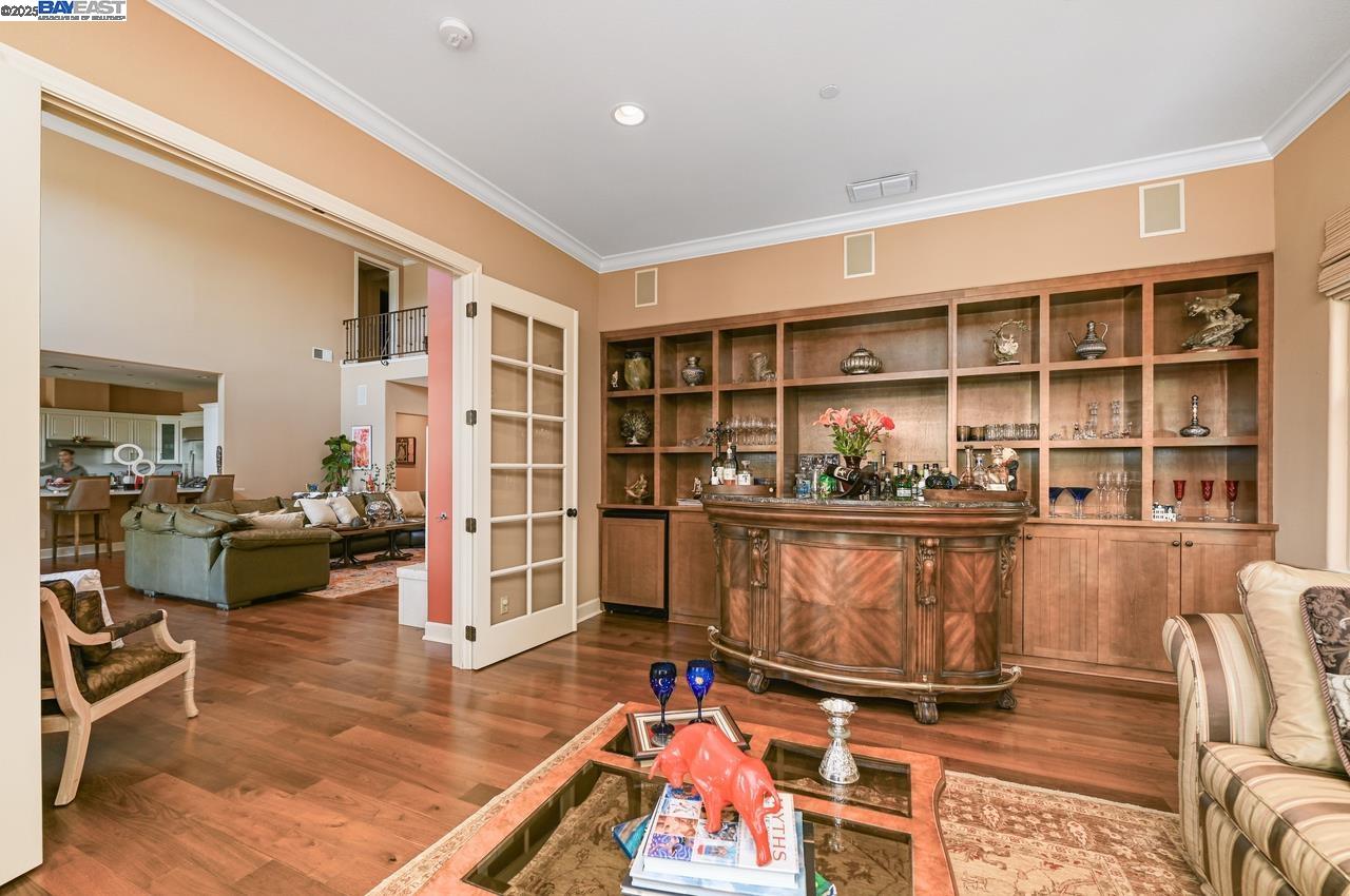 Detail Gallery Image 9 of 60 For 3560 Ovella Way, Pleasanton,  CA 94566 - 4 Beds | 4/1 Baths