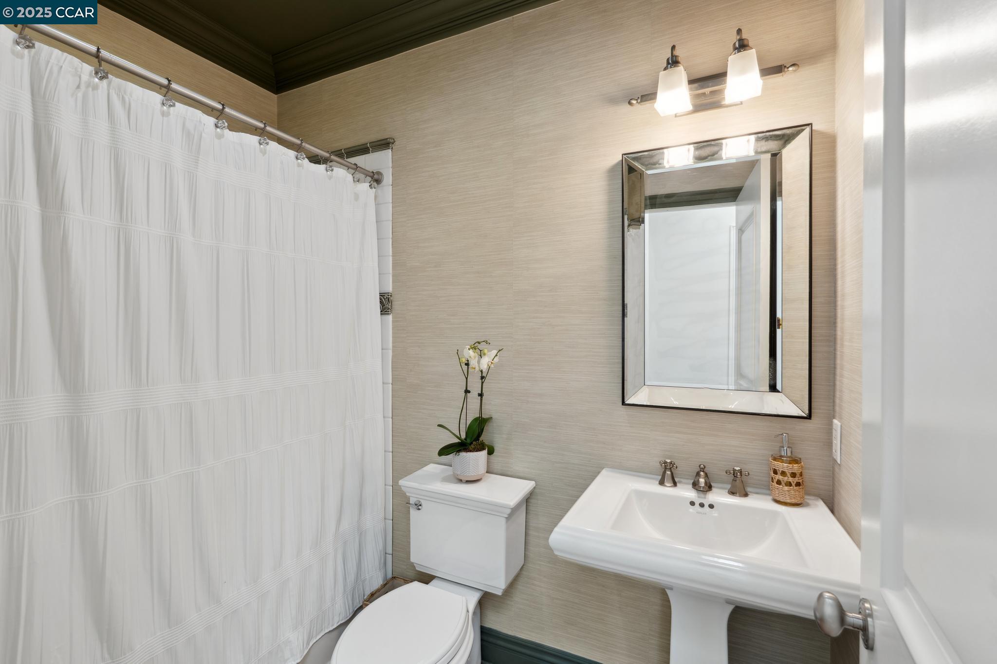 Detail Gallery Image 27 of 54 For 77 Van Ripper Ln, Orinda,  CA 94563 - 4 Beds | 3 Baths