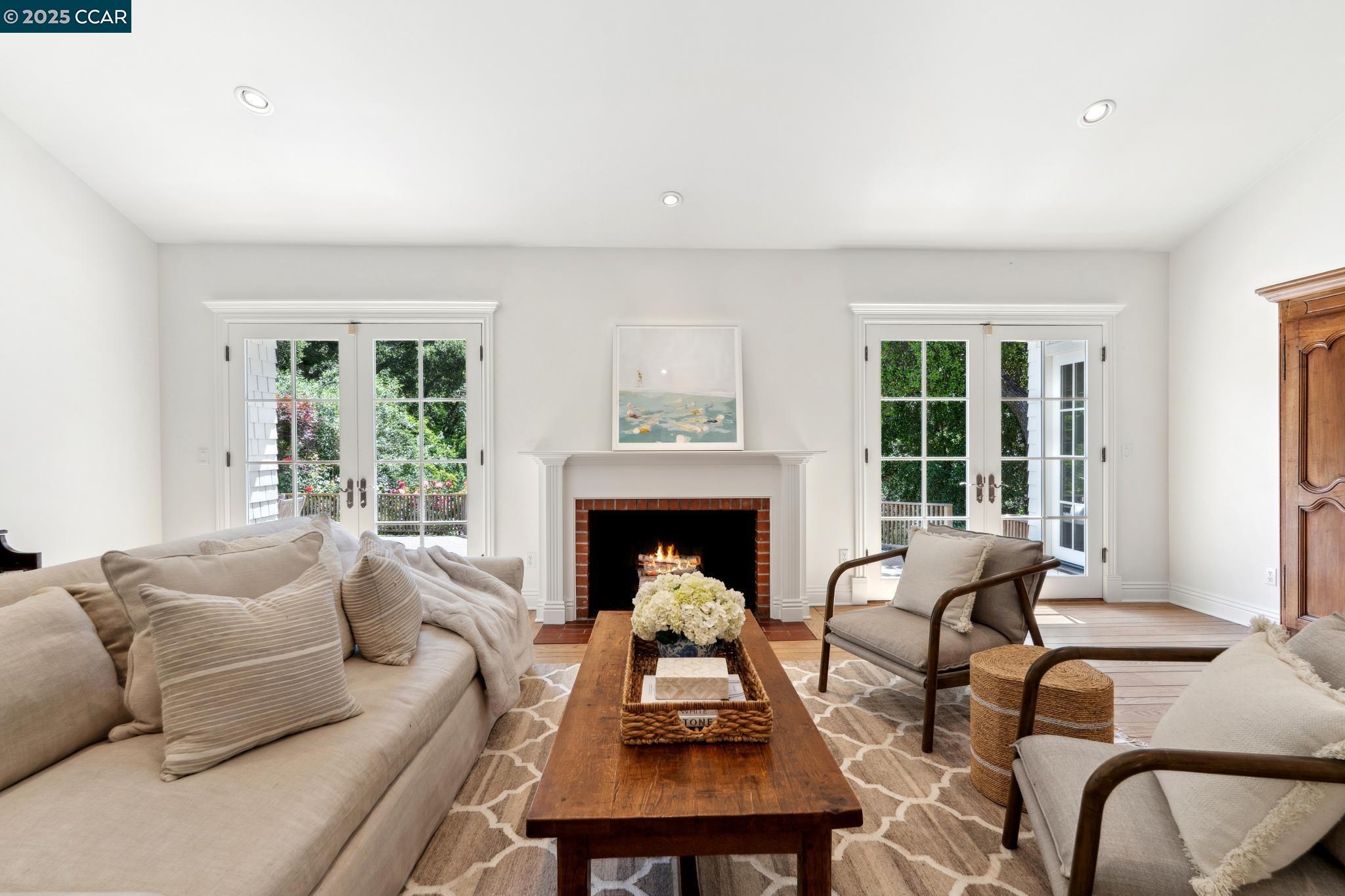 Detail Gallery Image 6 of 54 For 77 Van Ripper Ln, Orinda,  CA 94563 - 4 Beds | 3 Baths