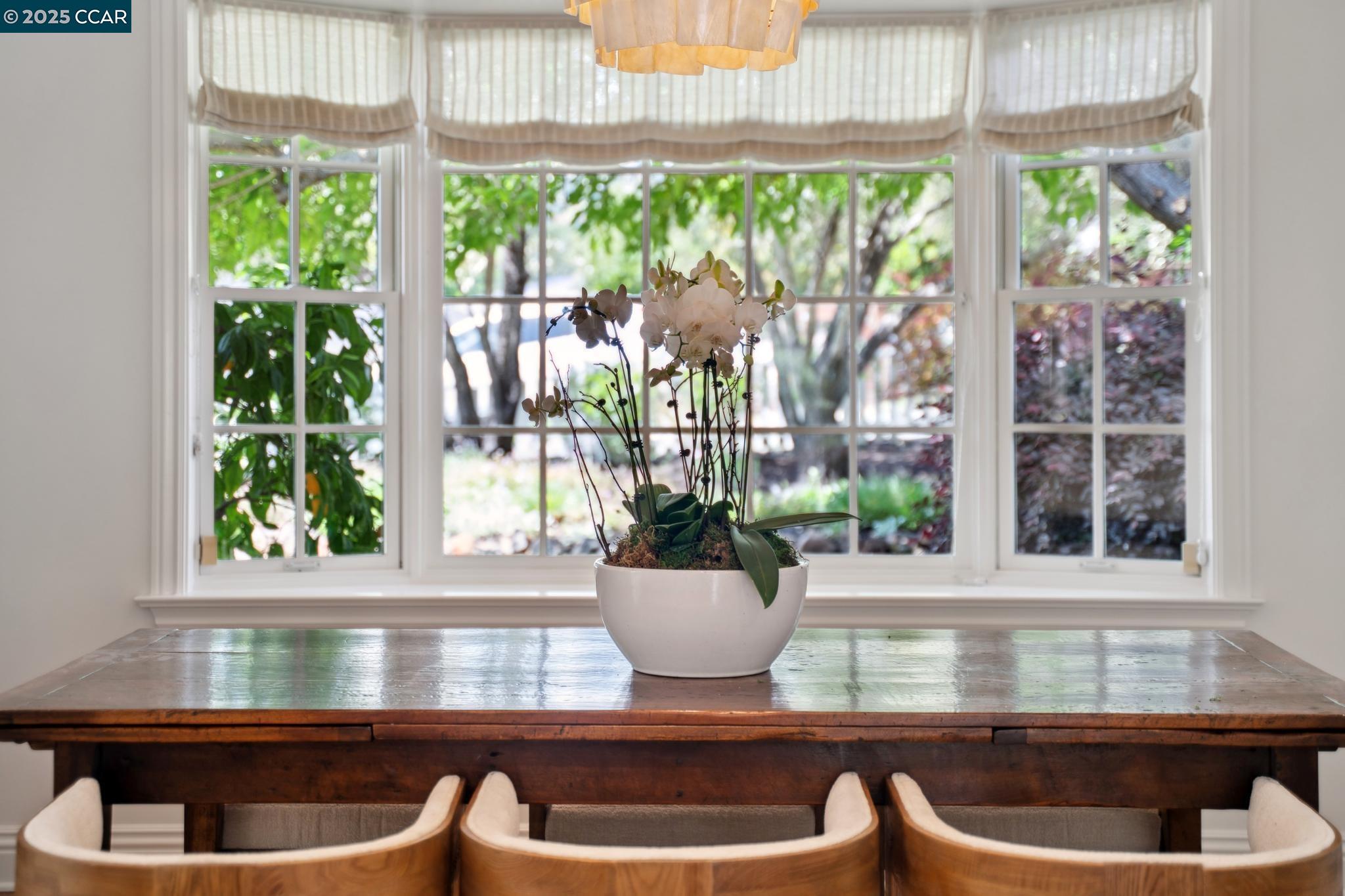 Detail Gallery Image 9 of 54 For 77 Van Ripper Ln, Orinda,  CA 94563 - 4 Beds | 3 Baths