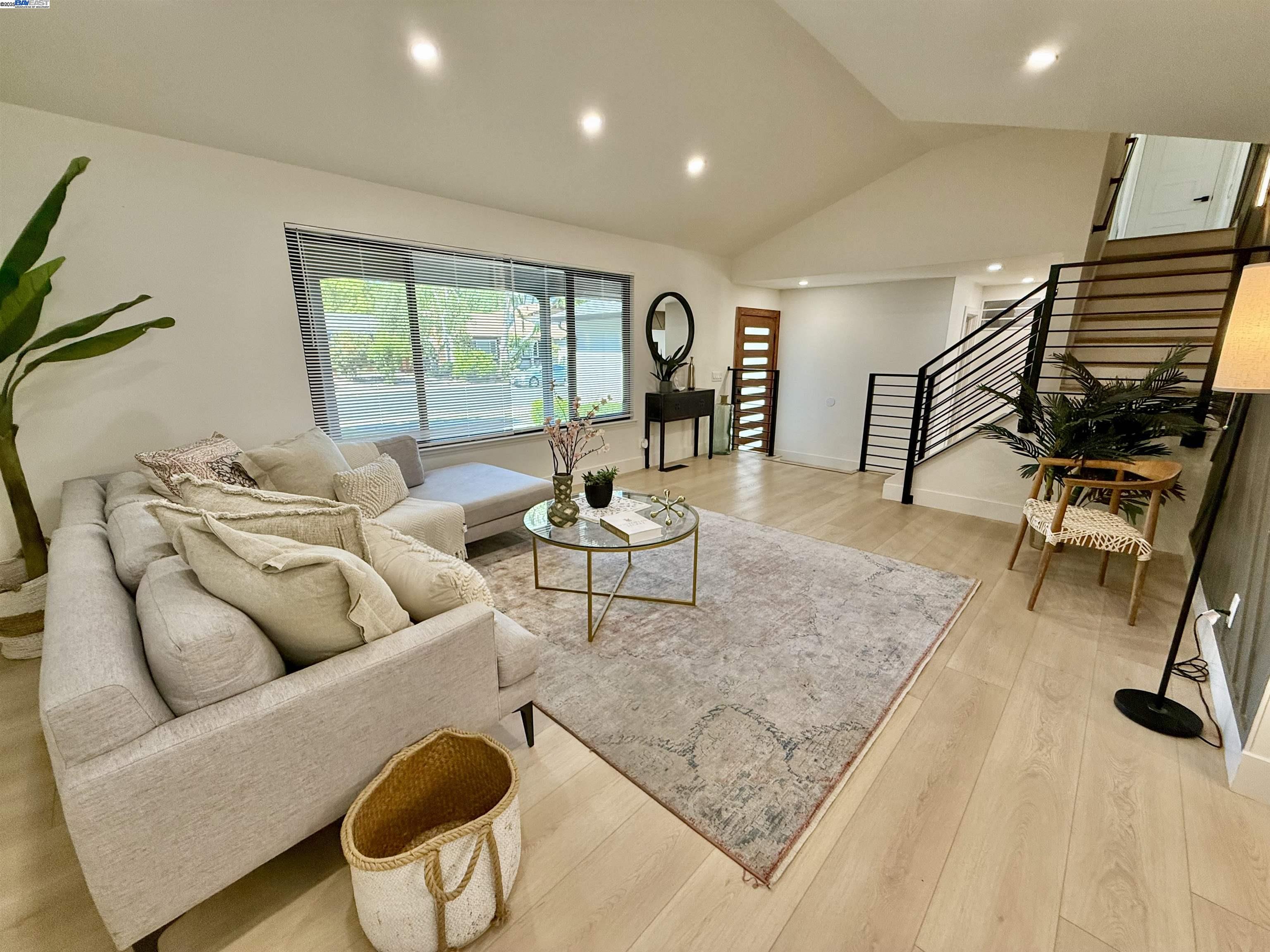 Detail Gallery Image 9 of 52 For 1926 Paseo Del Cajon, Pleasanton,  CA 94566 - 4 Beds | 2/1 Baths