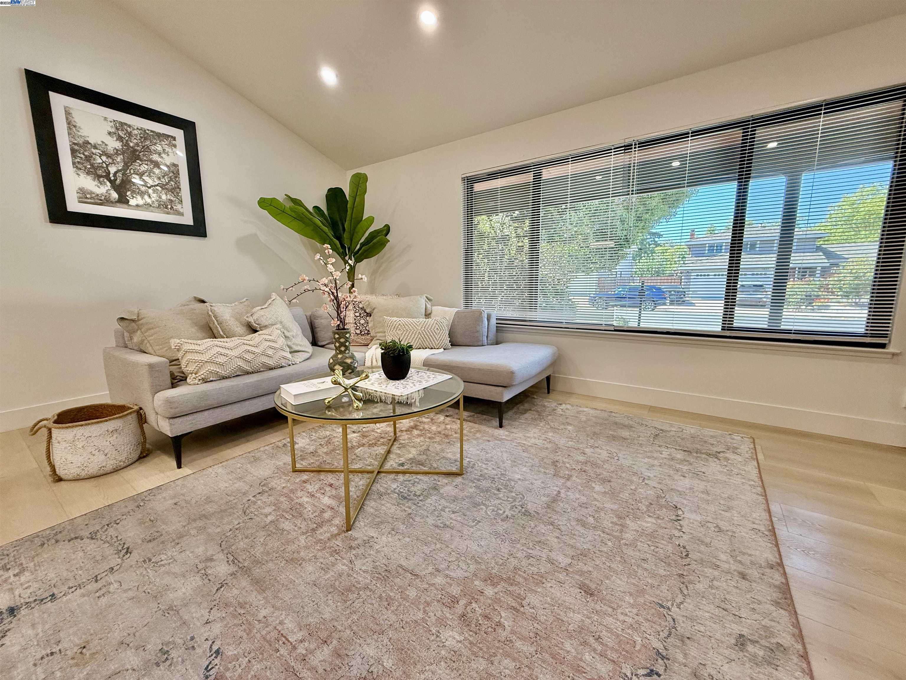 Detail Gallery Image 10 of 52 For 1926 Paseo Del Cajon, Pleasanton,  CA 94566 - 4 Beds | 2/1 Baths