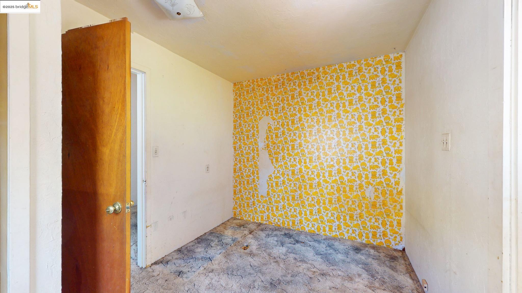 Detail Gallery Image 13 of 31 For 6133 Hillmont Dr, Oakland,  CA 94605 - 4 Beds | 2 Baths