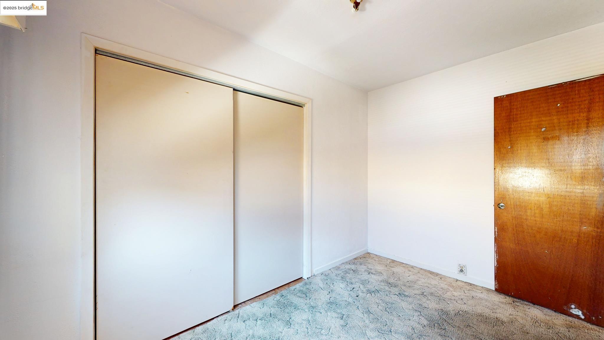 Detail Gallery Image 14 of 31 For 6133 Hillmont Dr, Oakland,  CA 94605 - 4 Beds | 2 Baths