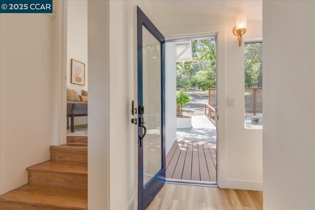 Detail Gallery Image 13 of 50 For 10 El Toyonal, Orinda,  CA 94563 - 3 Beds | 1/1 Baths