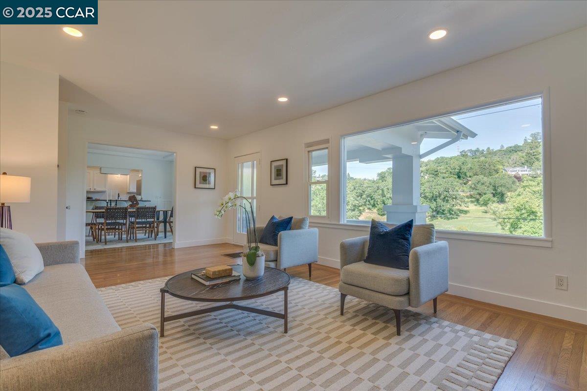 Detail Gallery Image 23 of 50 For 10 El Toyonal, Orinda,  CA 94563 - 3 Beds | 1/1 Baths