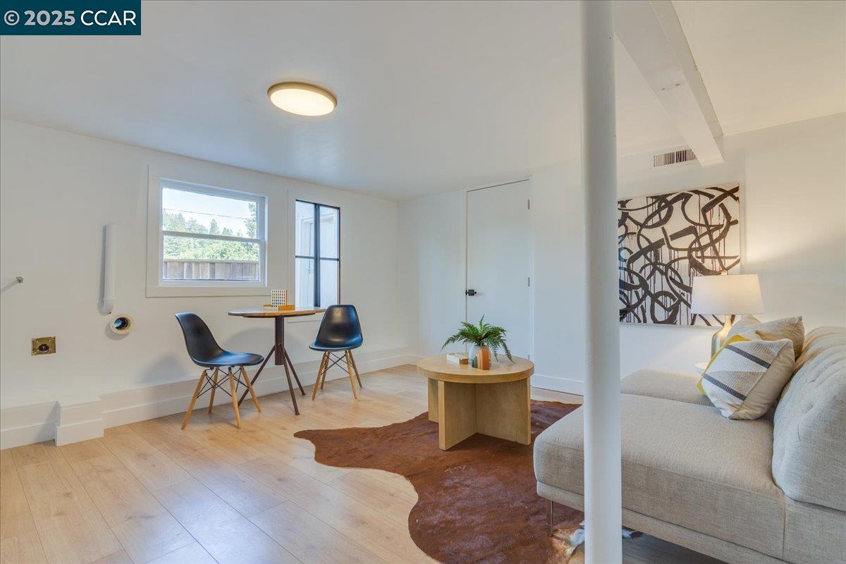 Detail Gallery Image 30 of 50 For 10 El Toyonal, Orinda,  CA 94563 - 3 Beds | 1/1 Baths